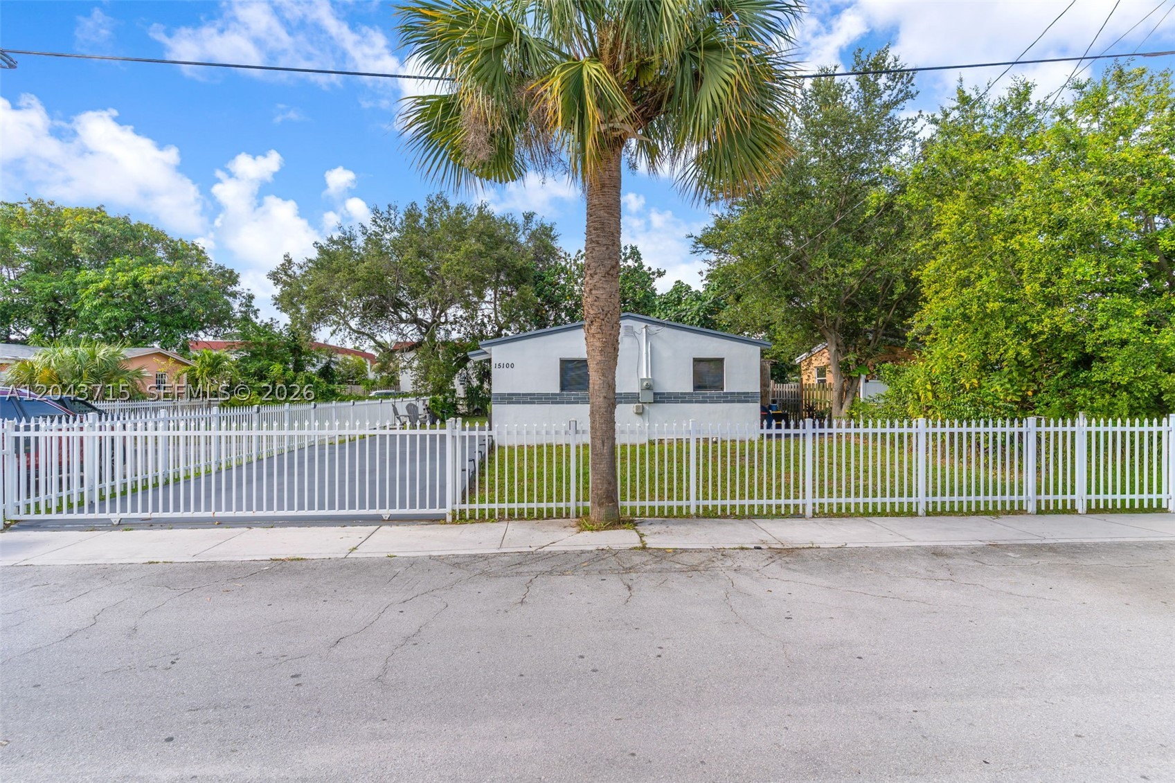North Miami Beach photo 2
