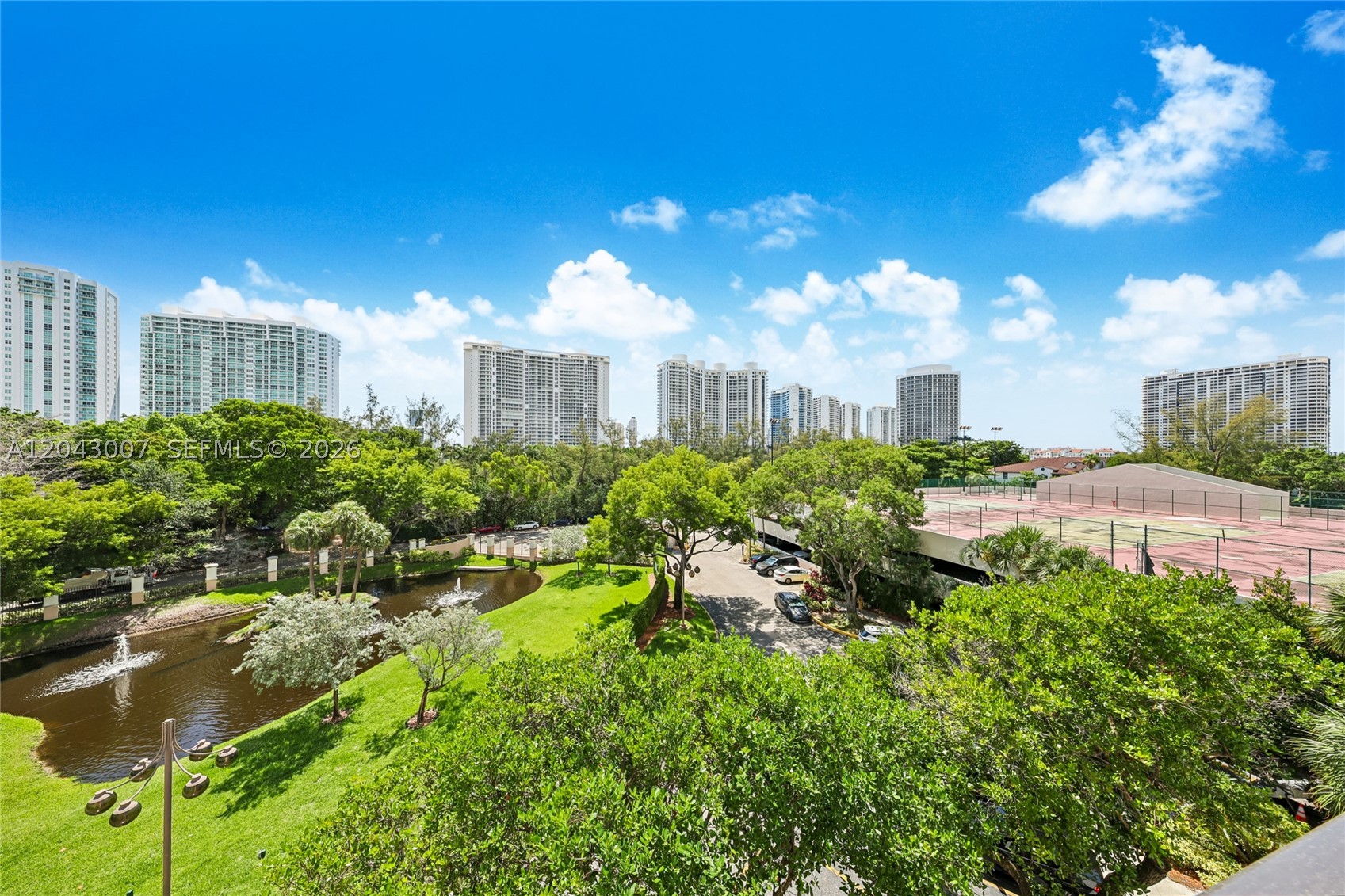 Aventura photo 1