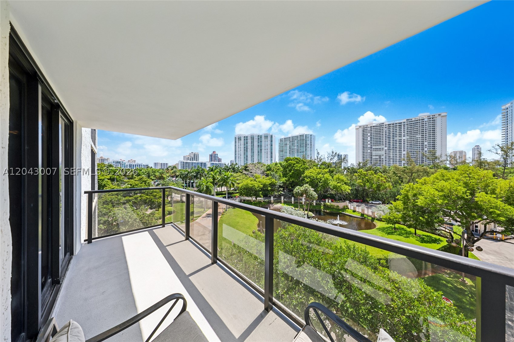 Aventura photo 2