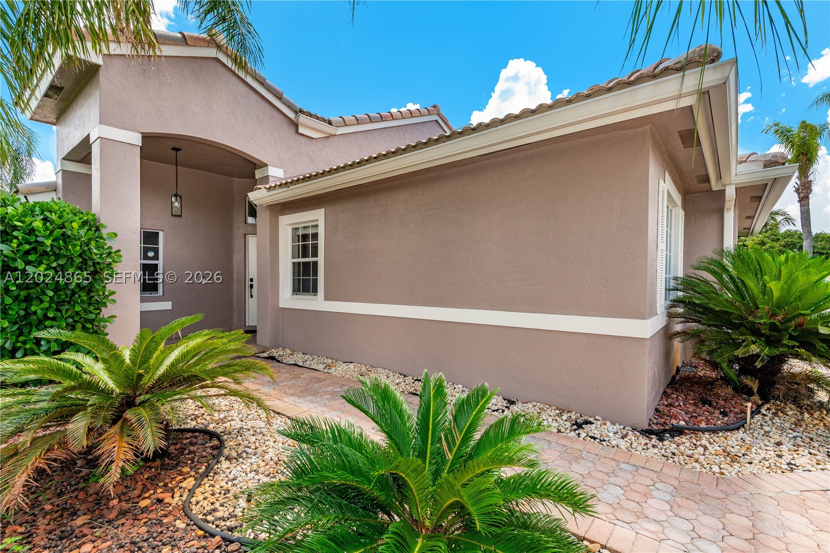 Pembroke Pines photo 2