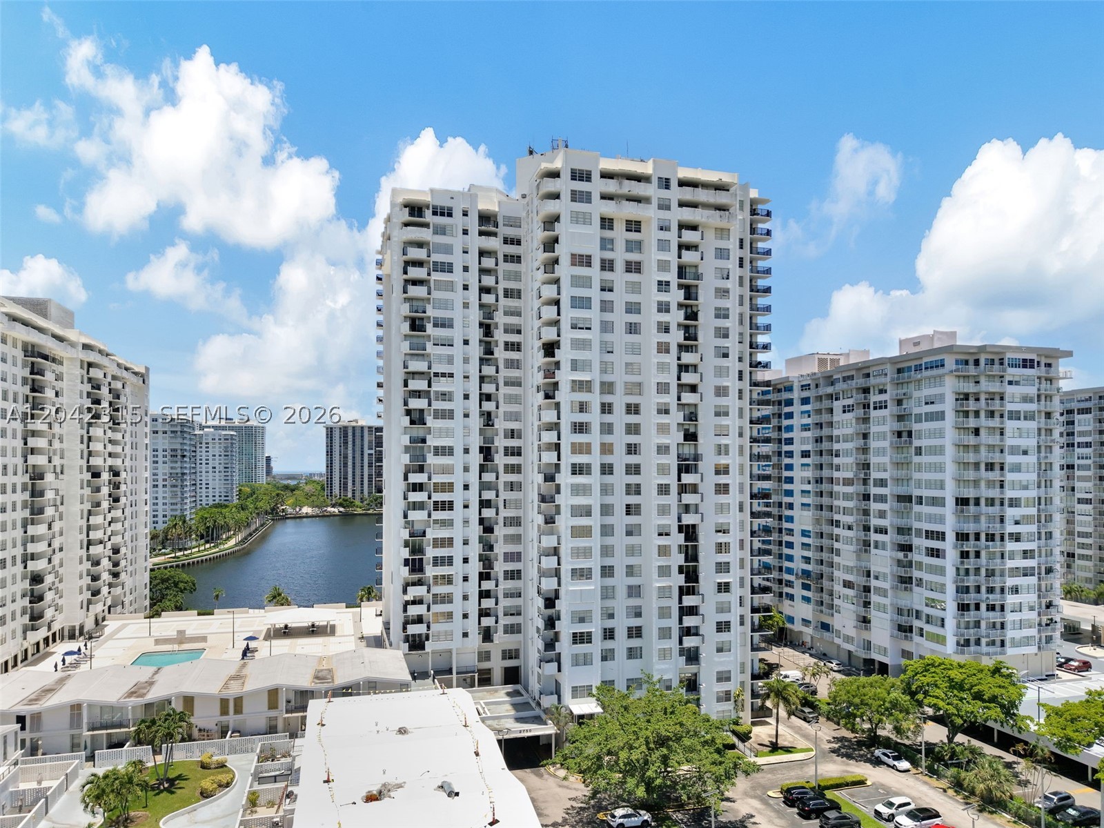Aventura photo 2