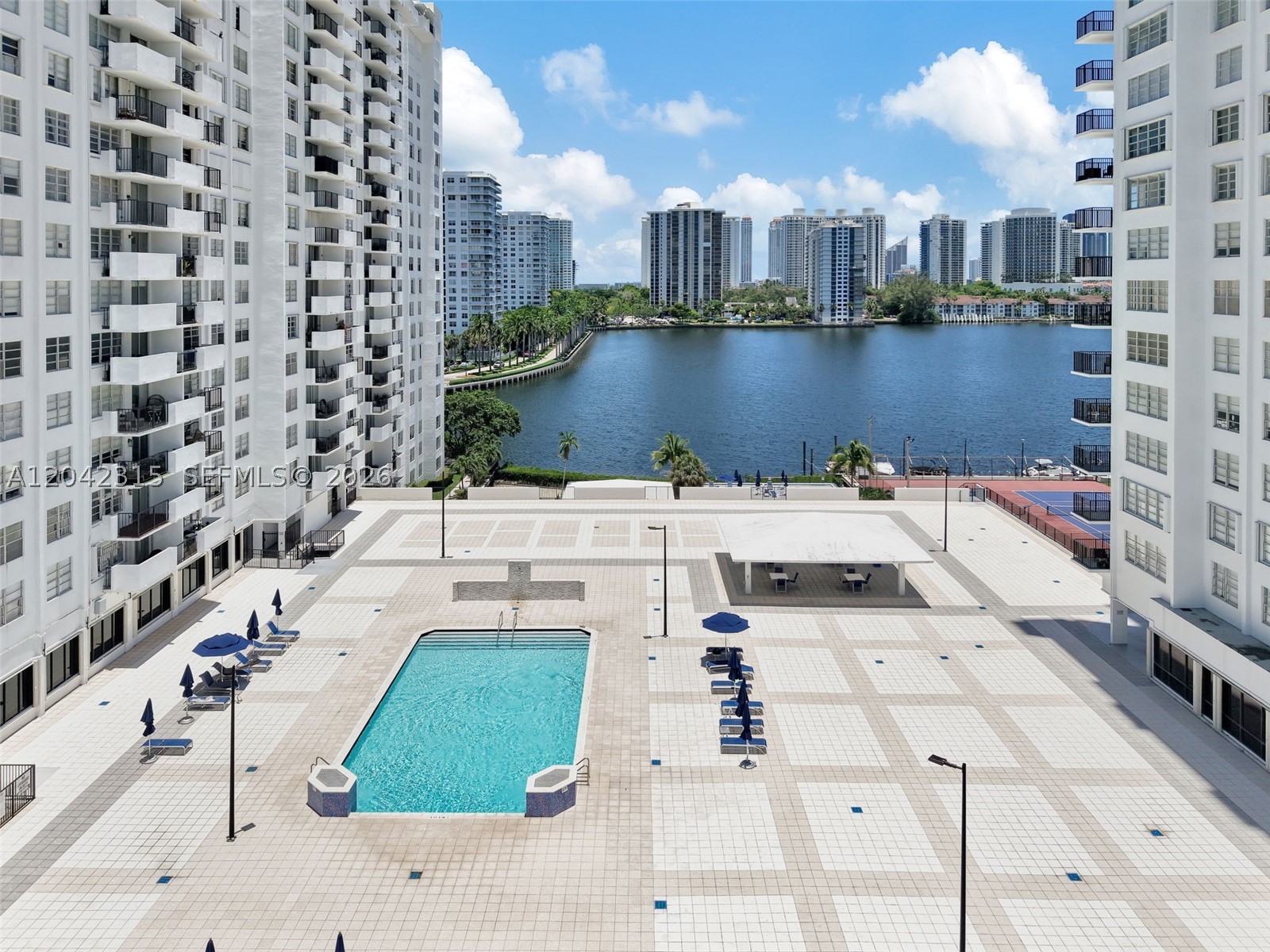 Aventura photo 3