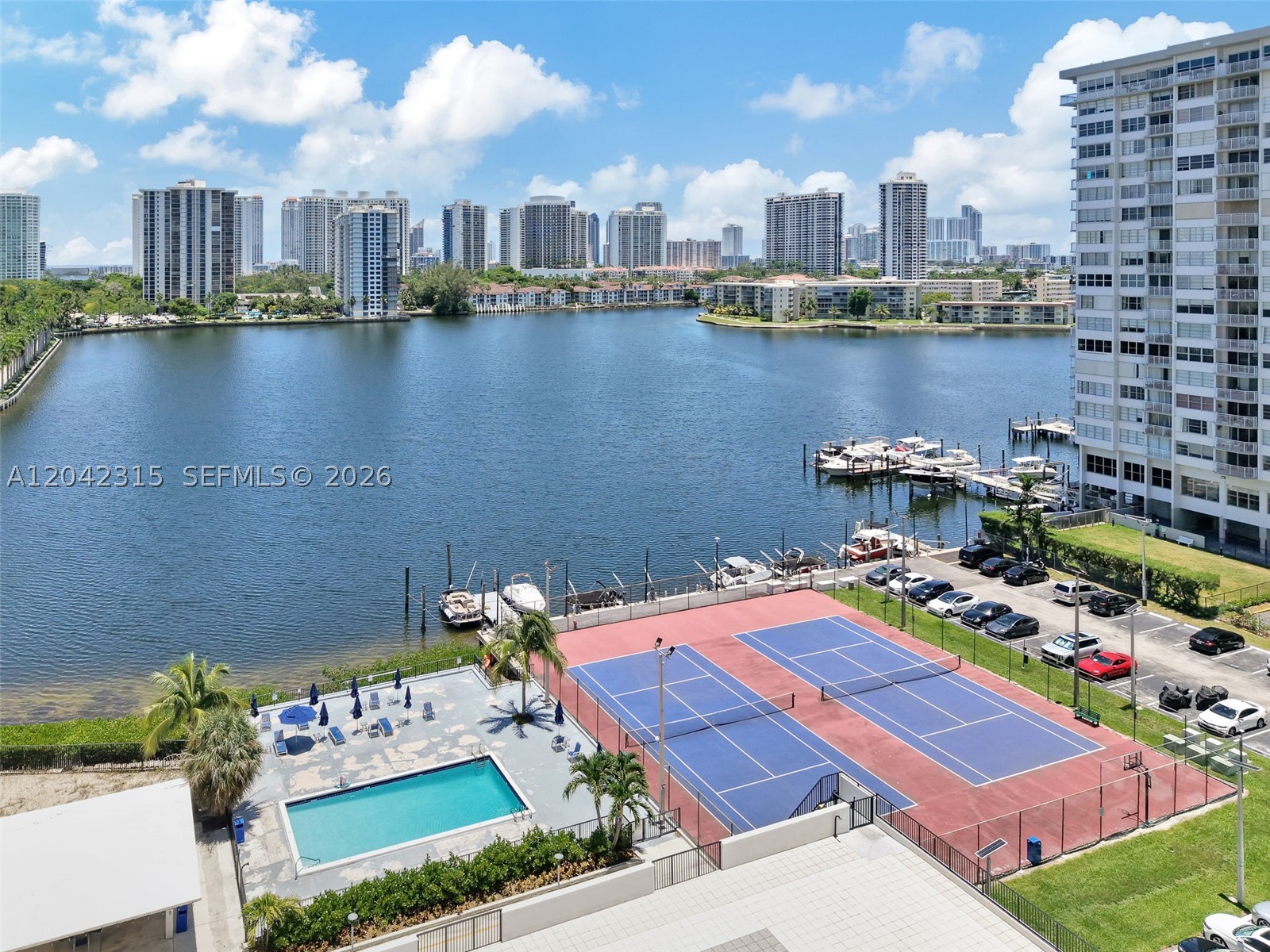 Aventura photo 4