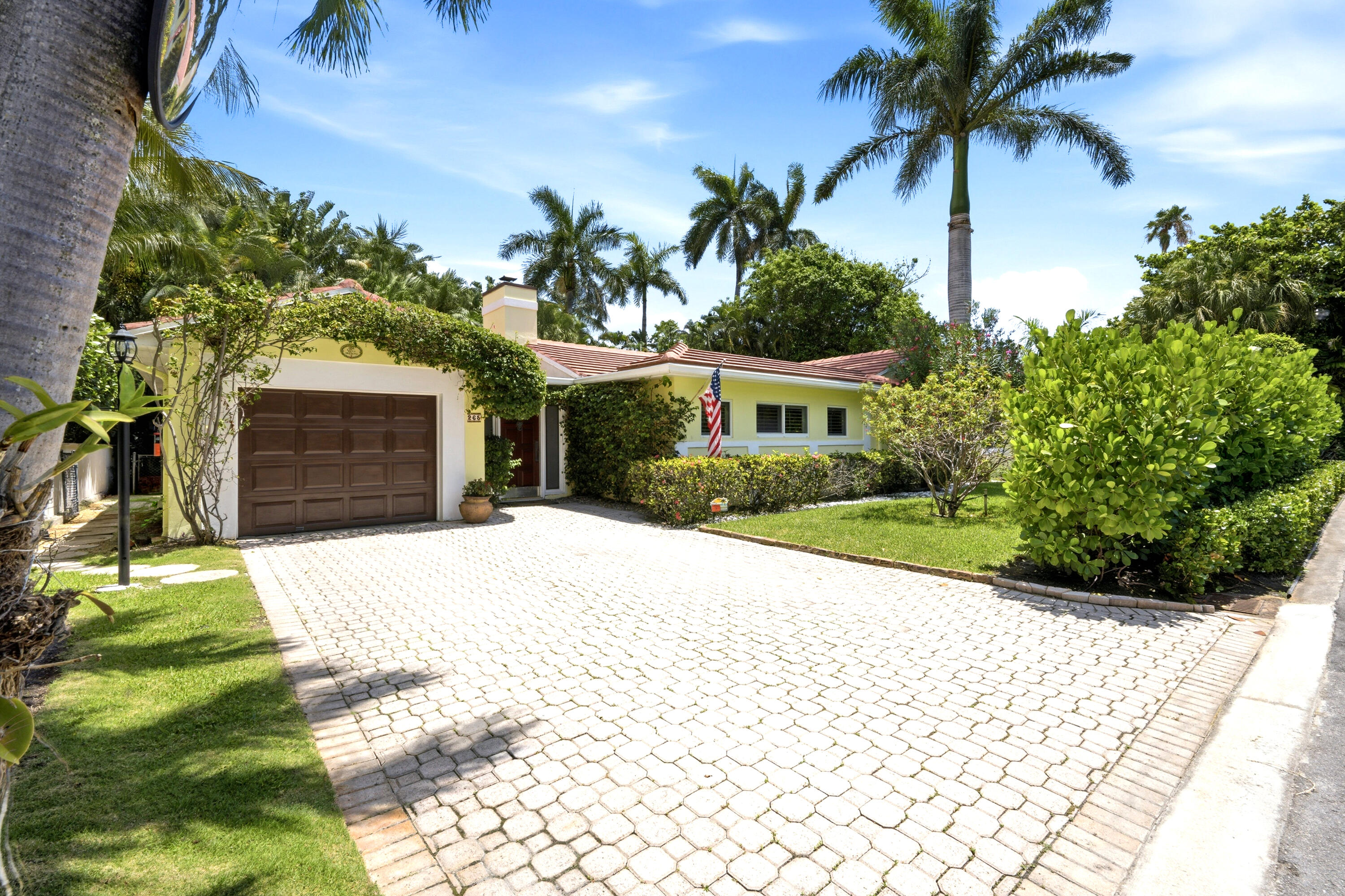 Palm Beach photo 2