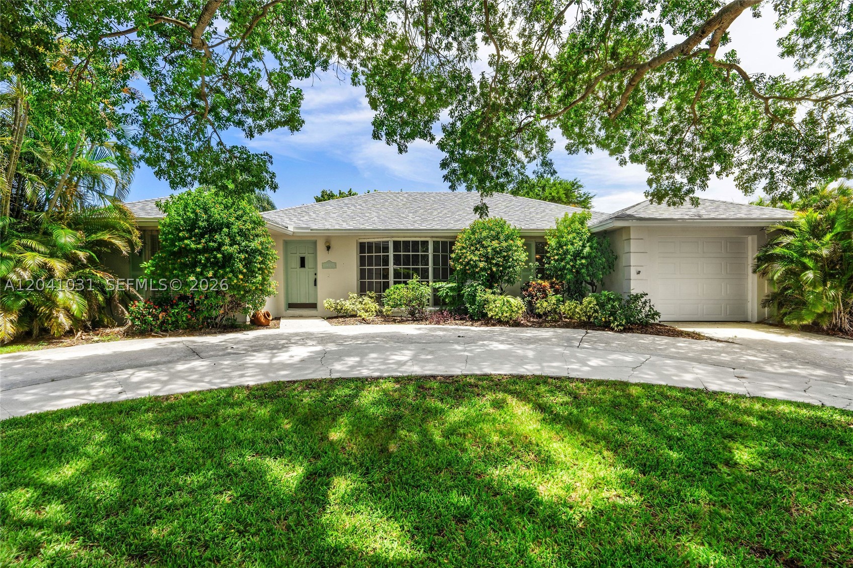 Palm Beach Gardens photo 1