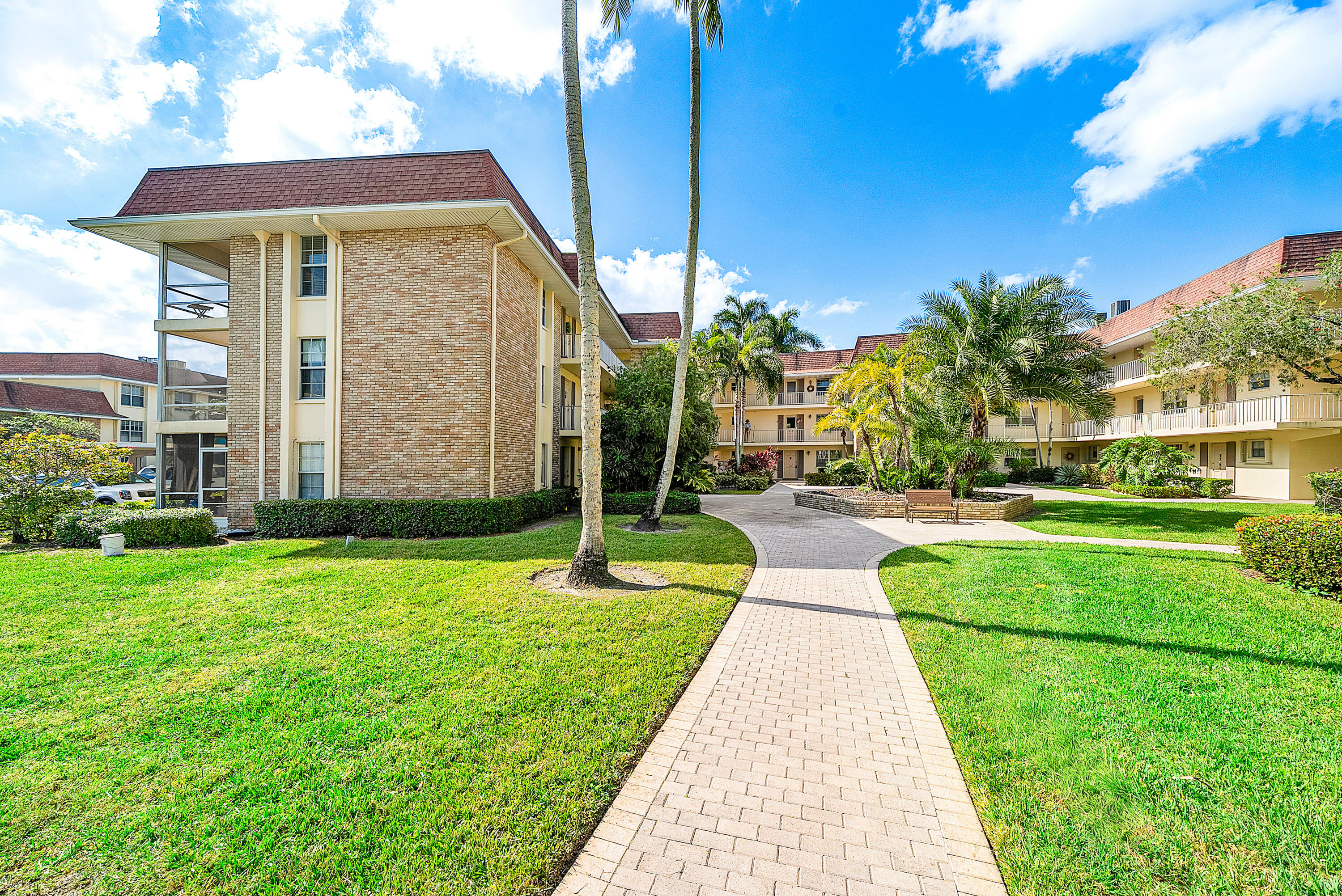 Palm Beach Gardens photo 2