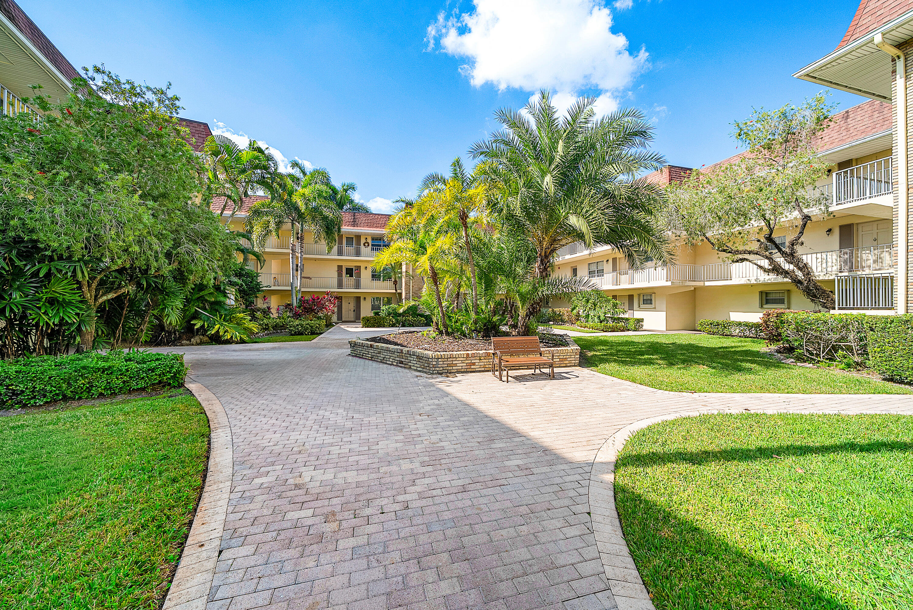 Palm Beach Gardens photo 3