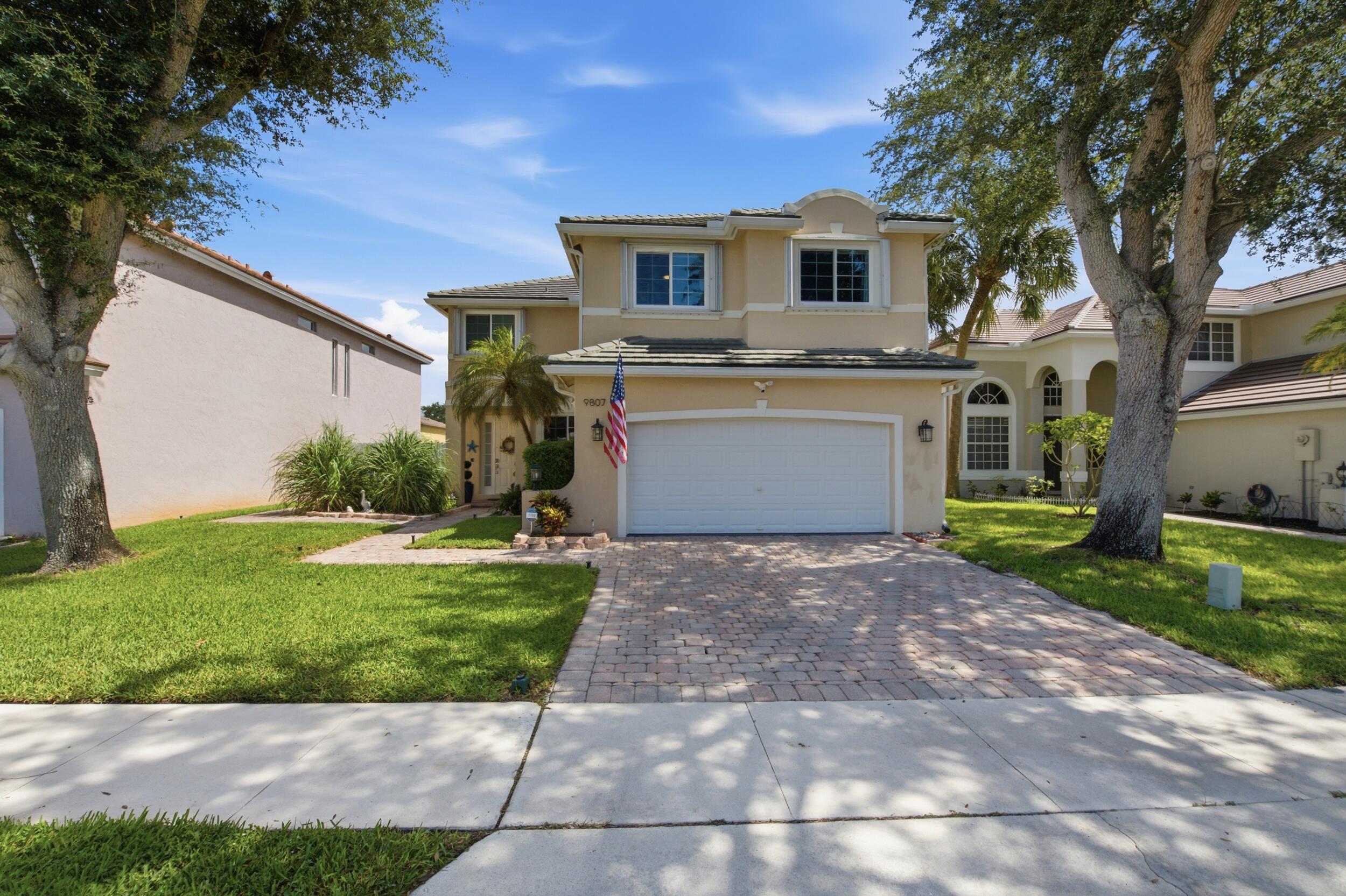 Pembroke Pines photo 2