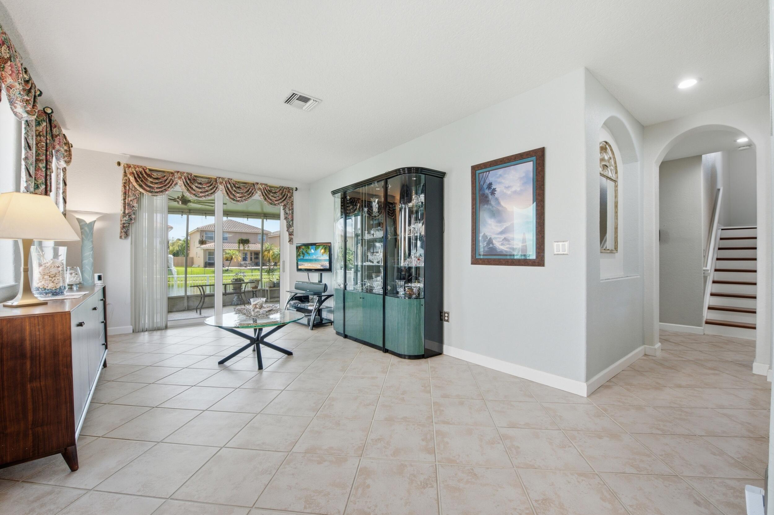 Pembroke Pines photo 4