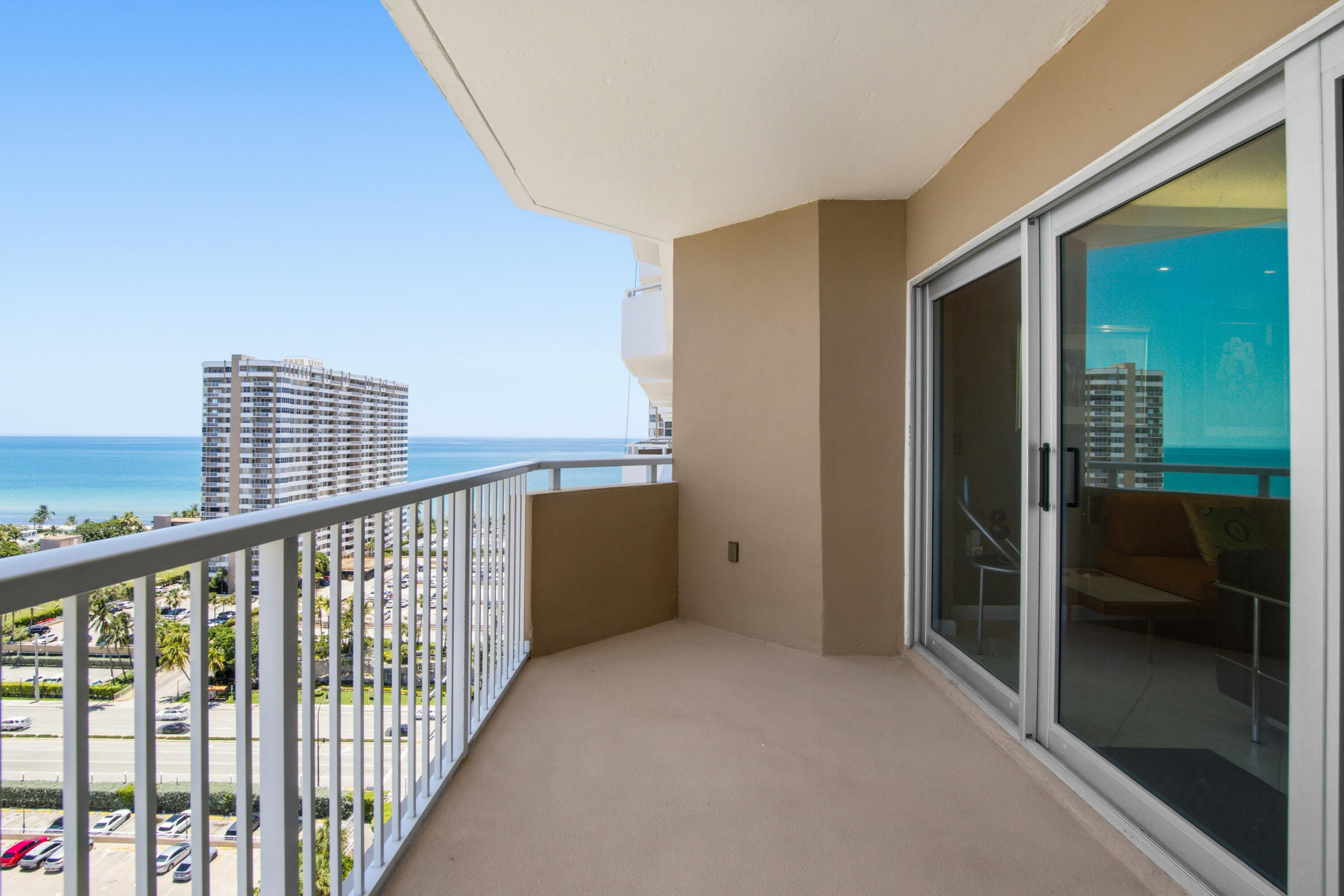 Hallandale Beach photo 2