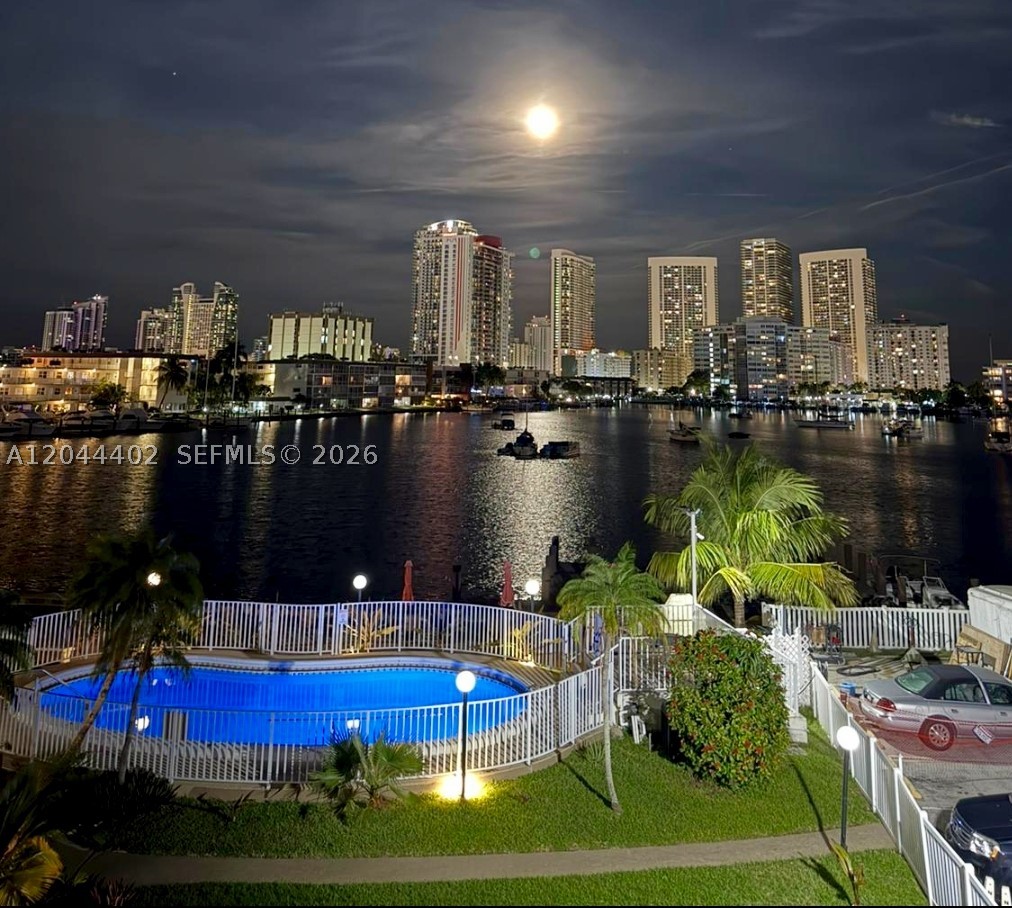 Hallandale Beach photo 2