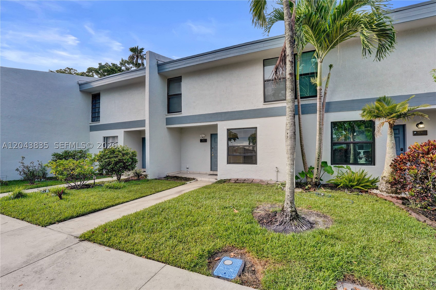 Pembroke Pines photo 2
