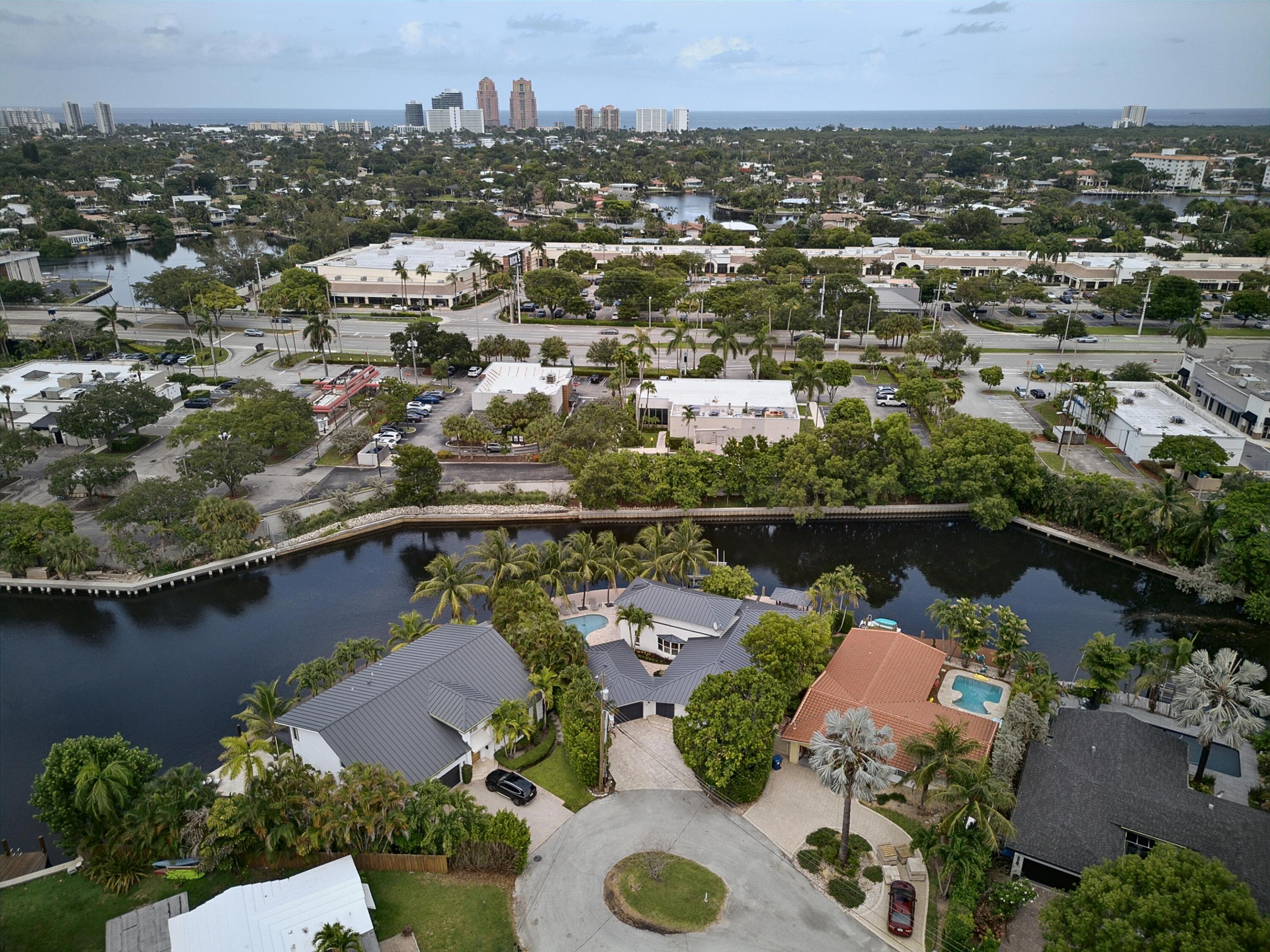 Wilton Manors photo 2