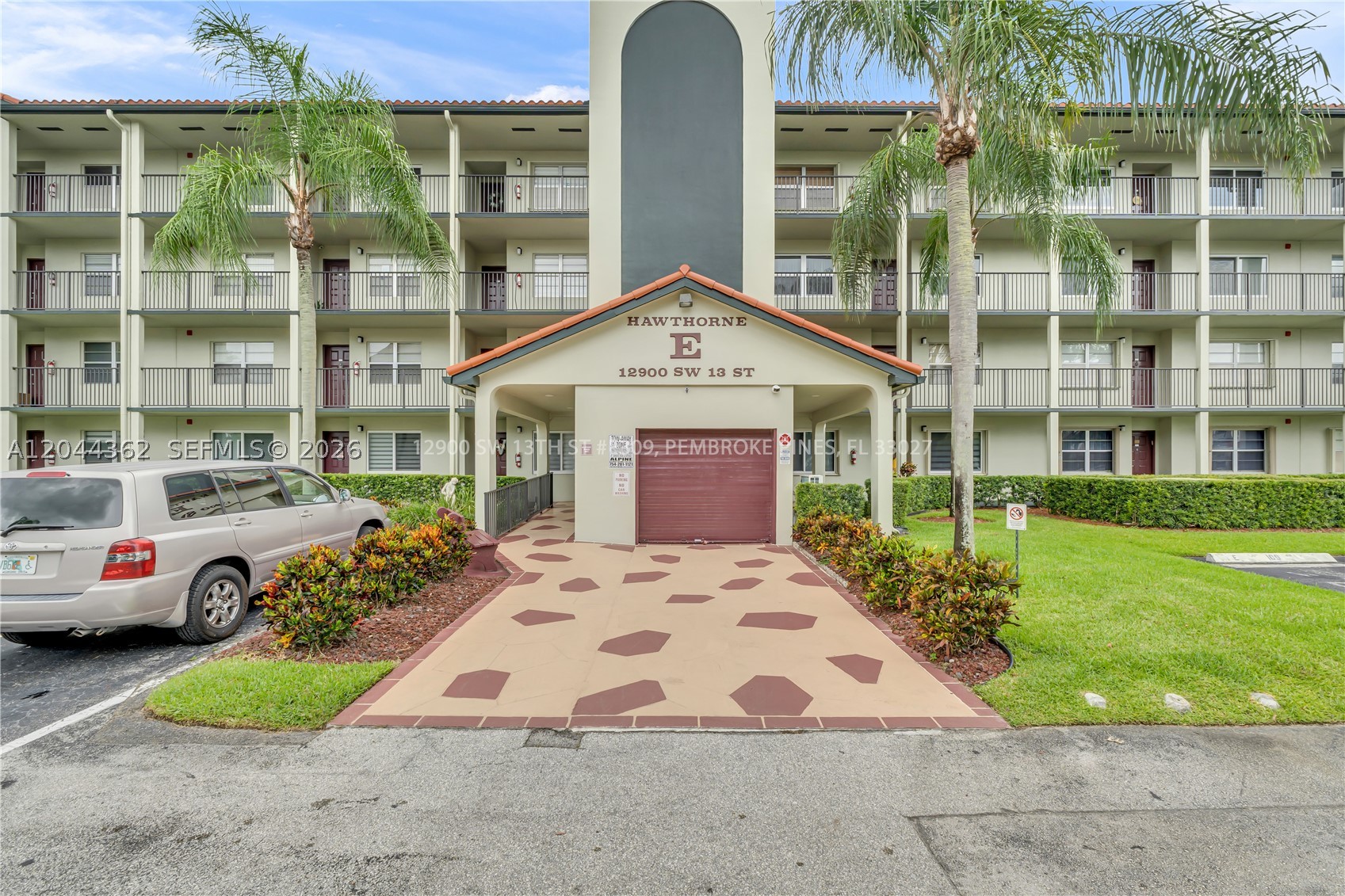Pembroke Pines photo 2