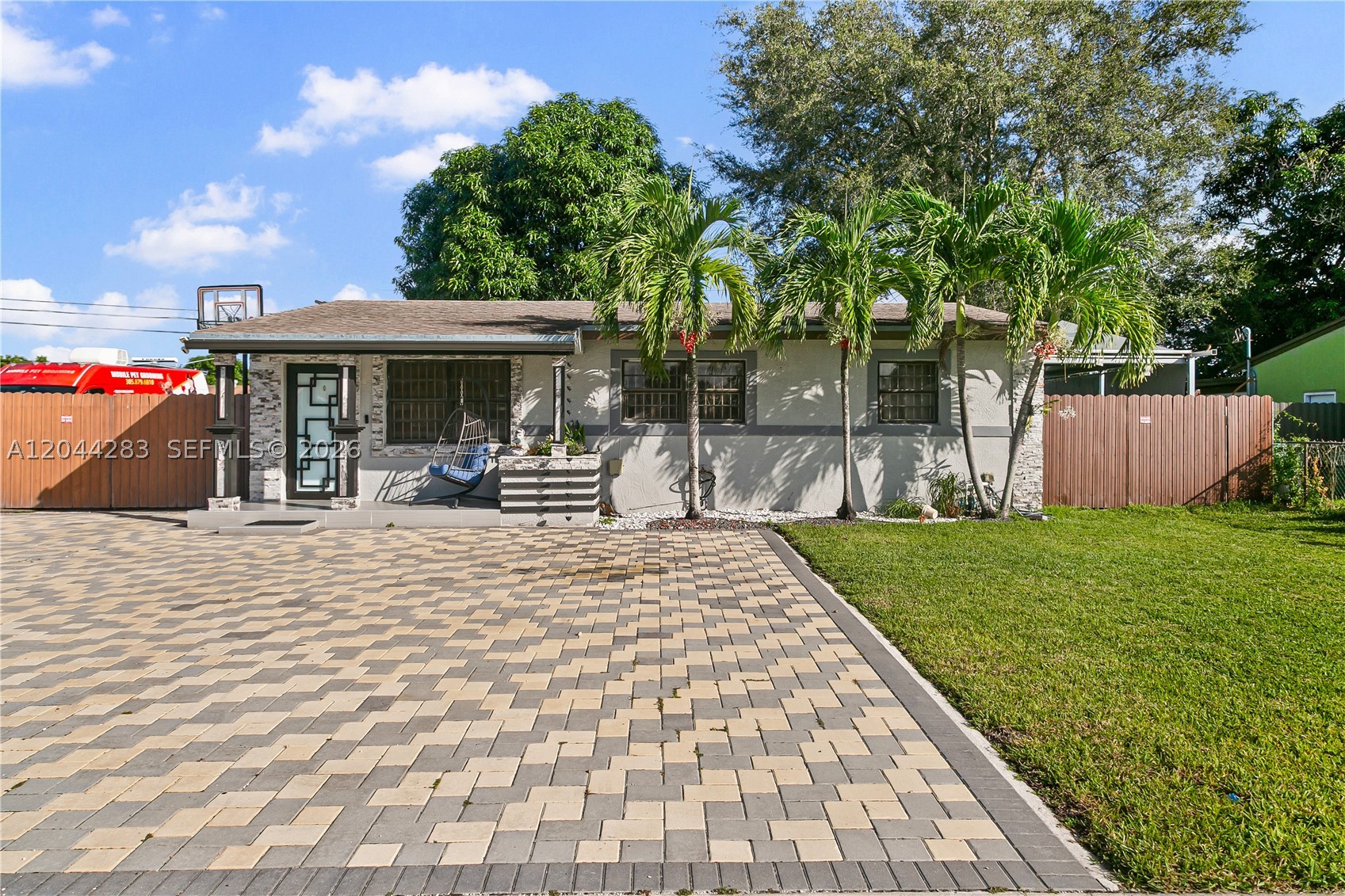 Miami Gardens photo 1