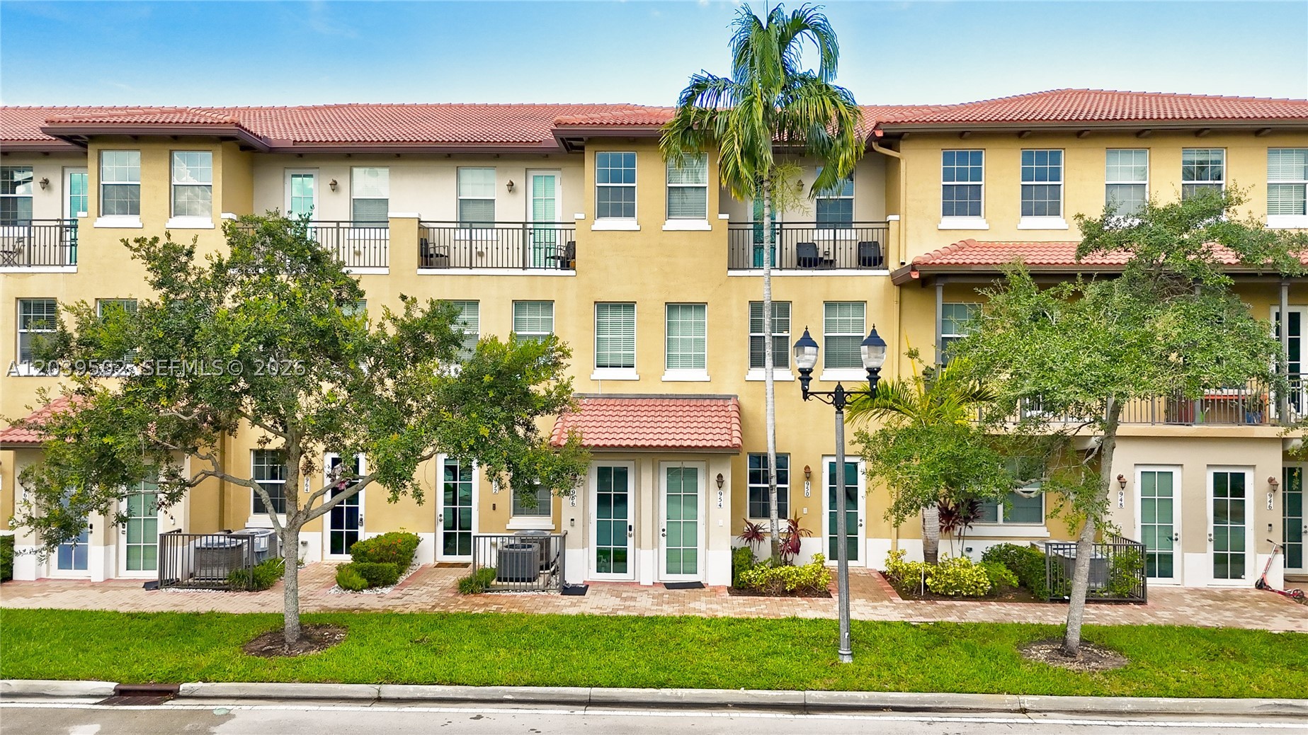 Pembroke Pines photo 2