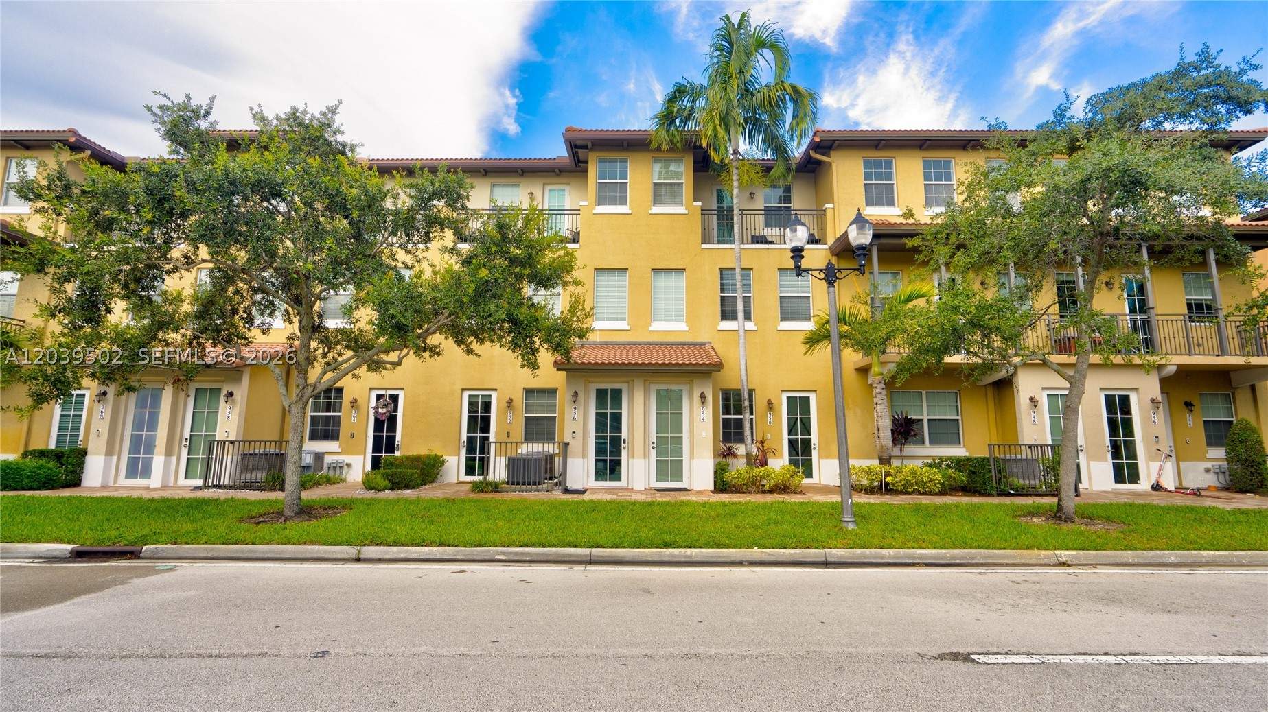 Pembroke Pines photo 3
