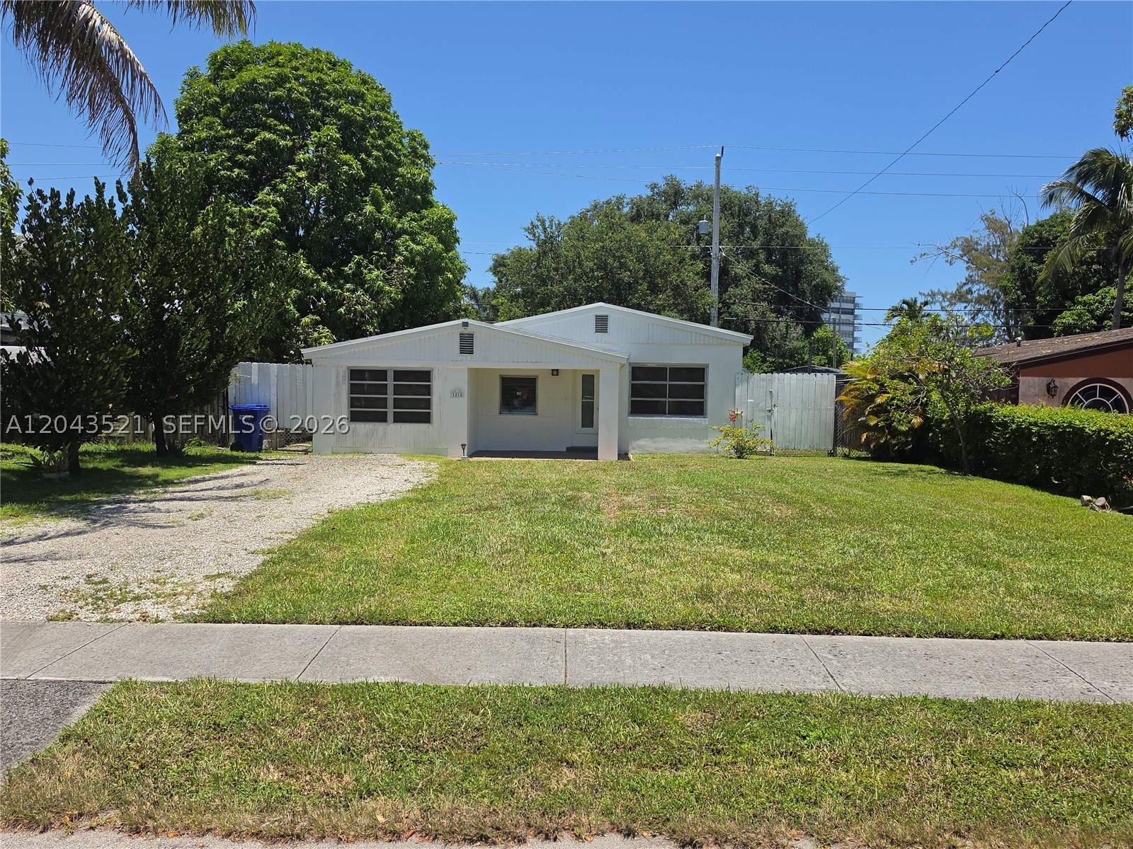 North Miami Beach photo 2