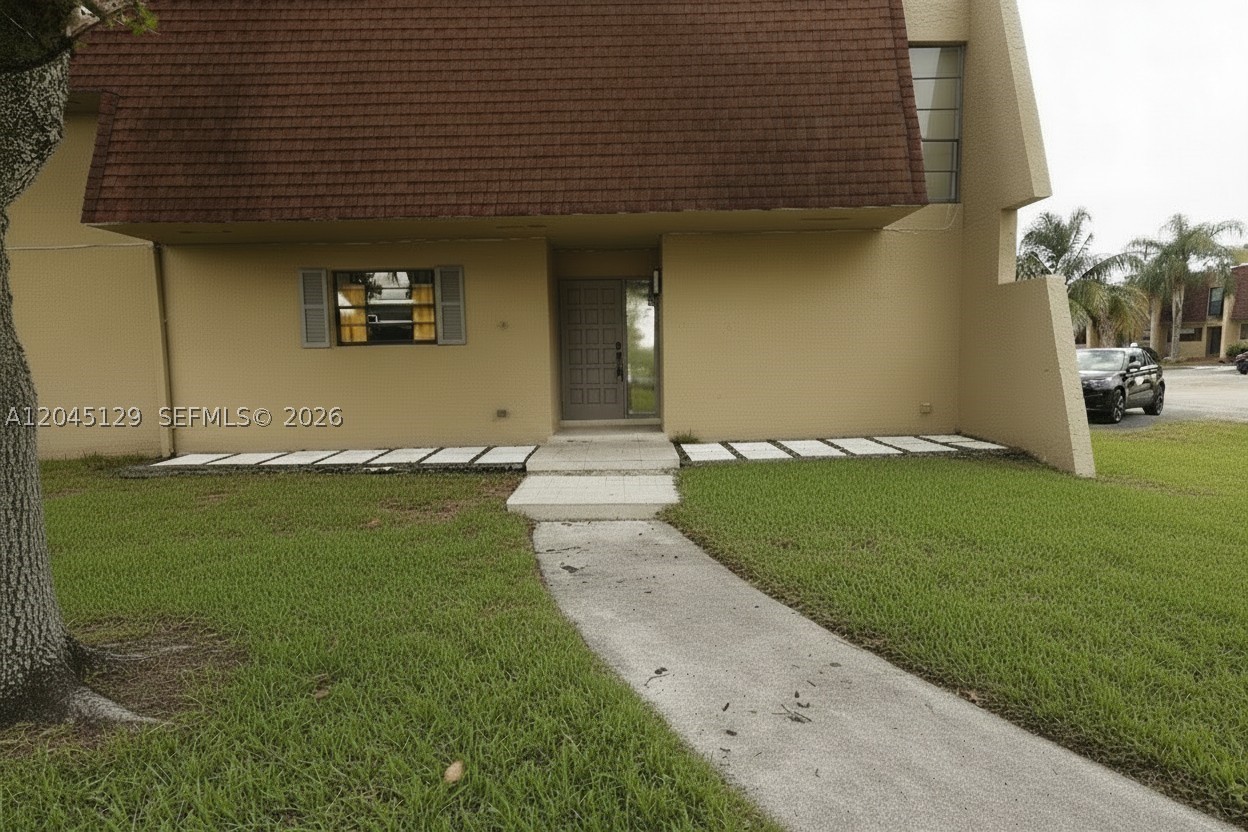 Pembroke Pines photo 2