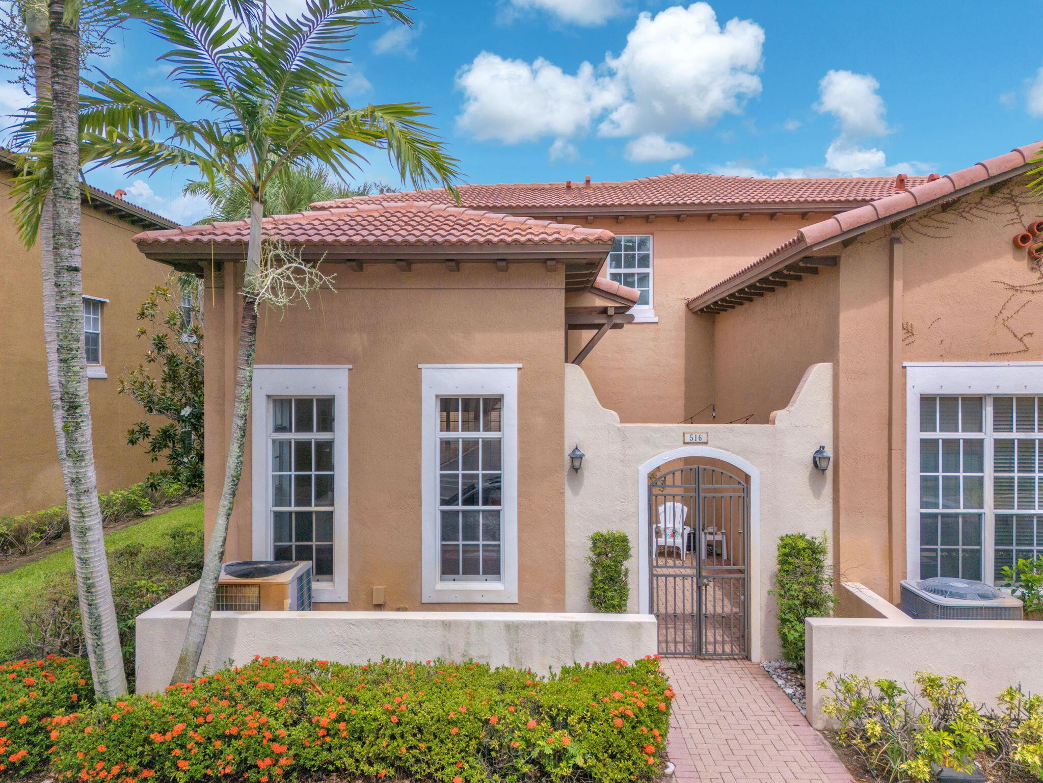 Pembroke Pines photo 1