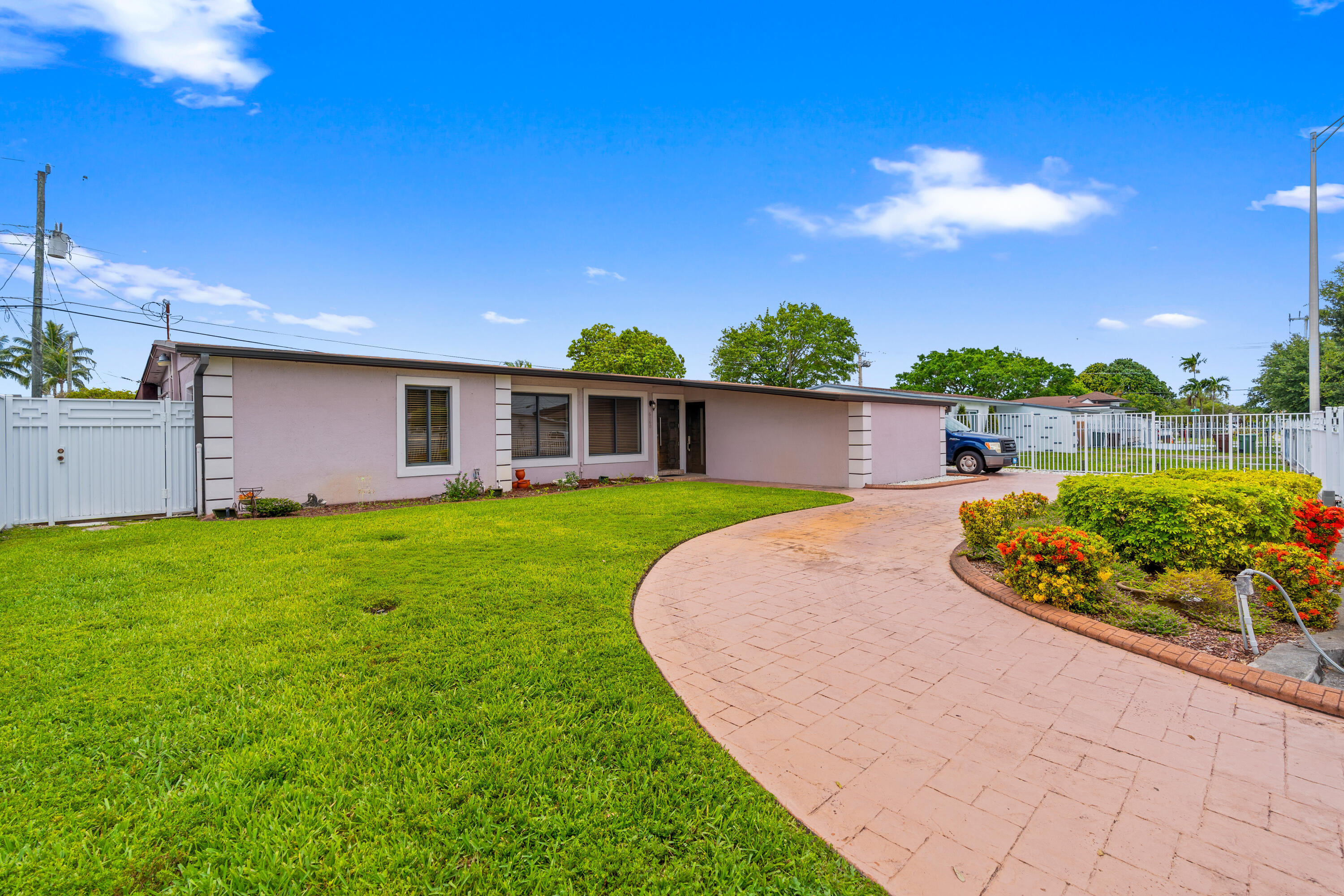 Hialeah photo 4