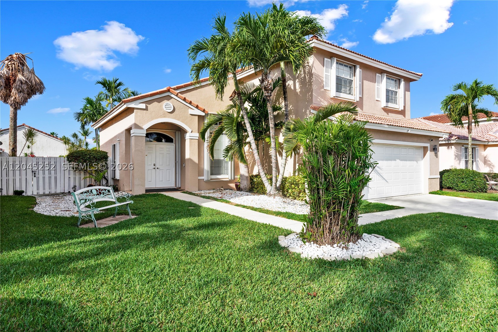 Pembroke Pines photo 2