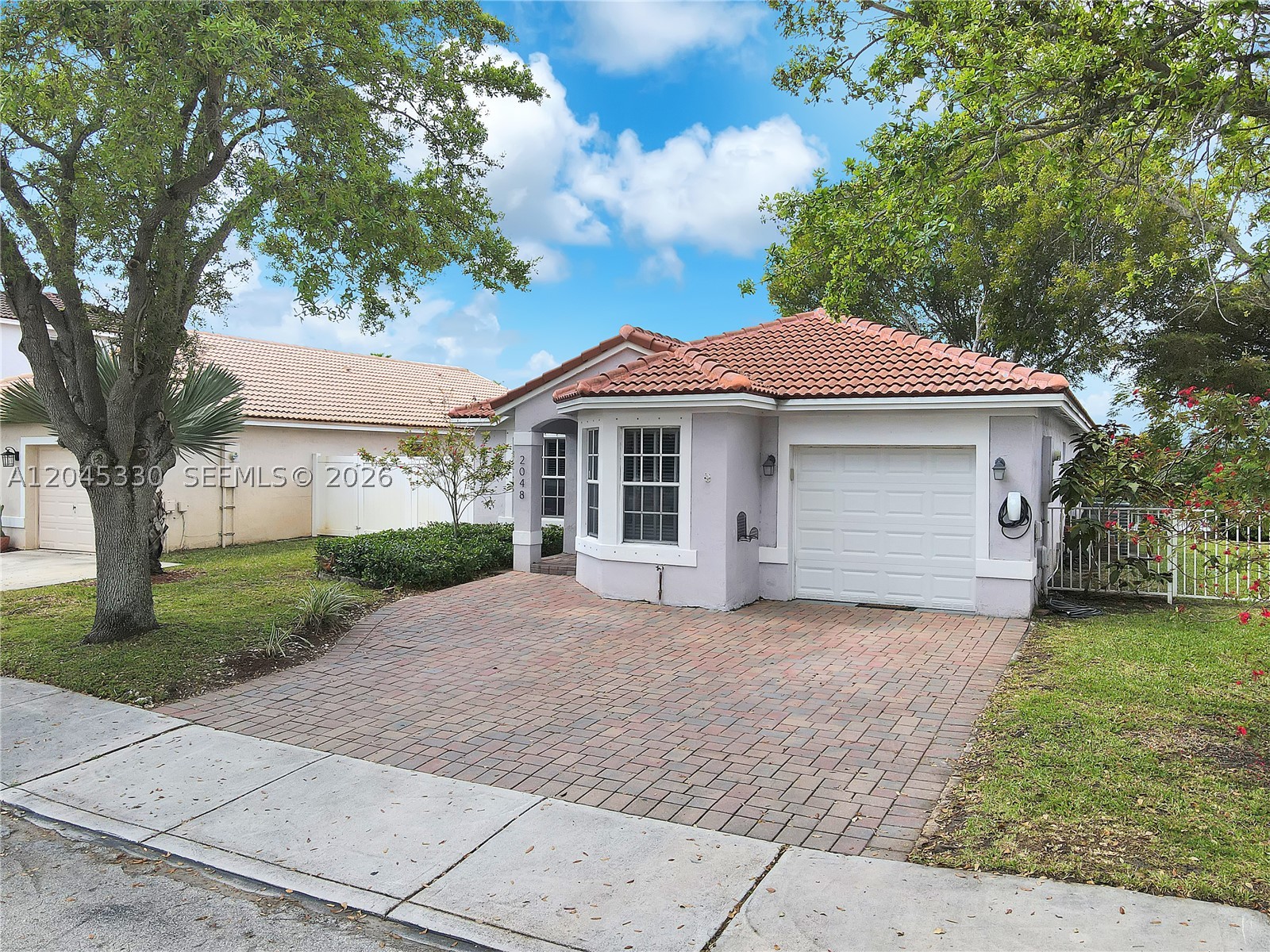 Pembroke Pines photo 2