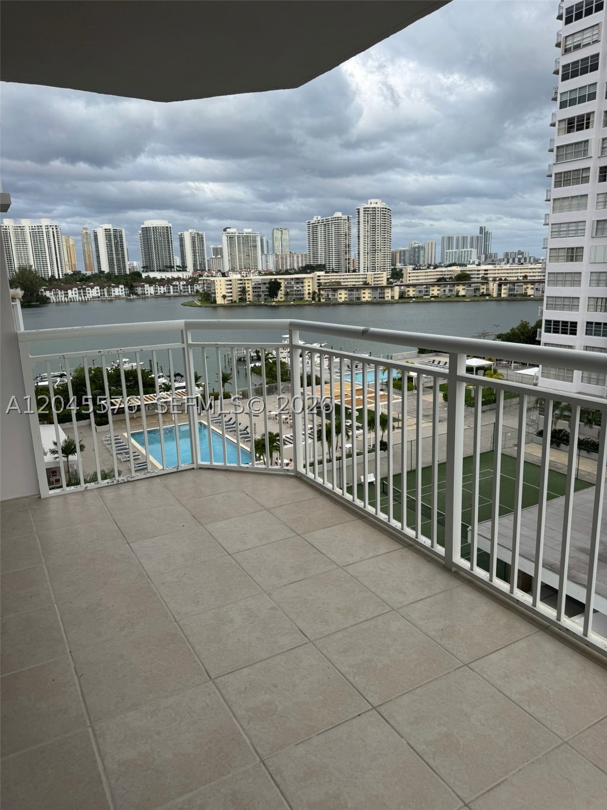Aventura photo 2