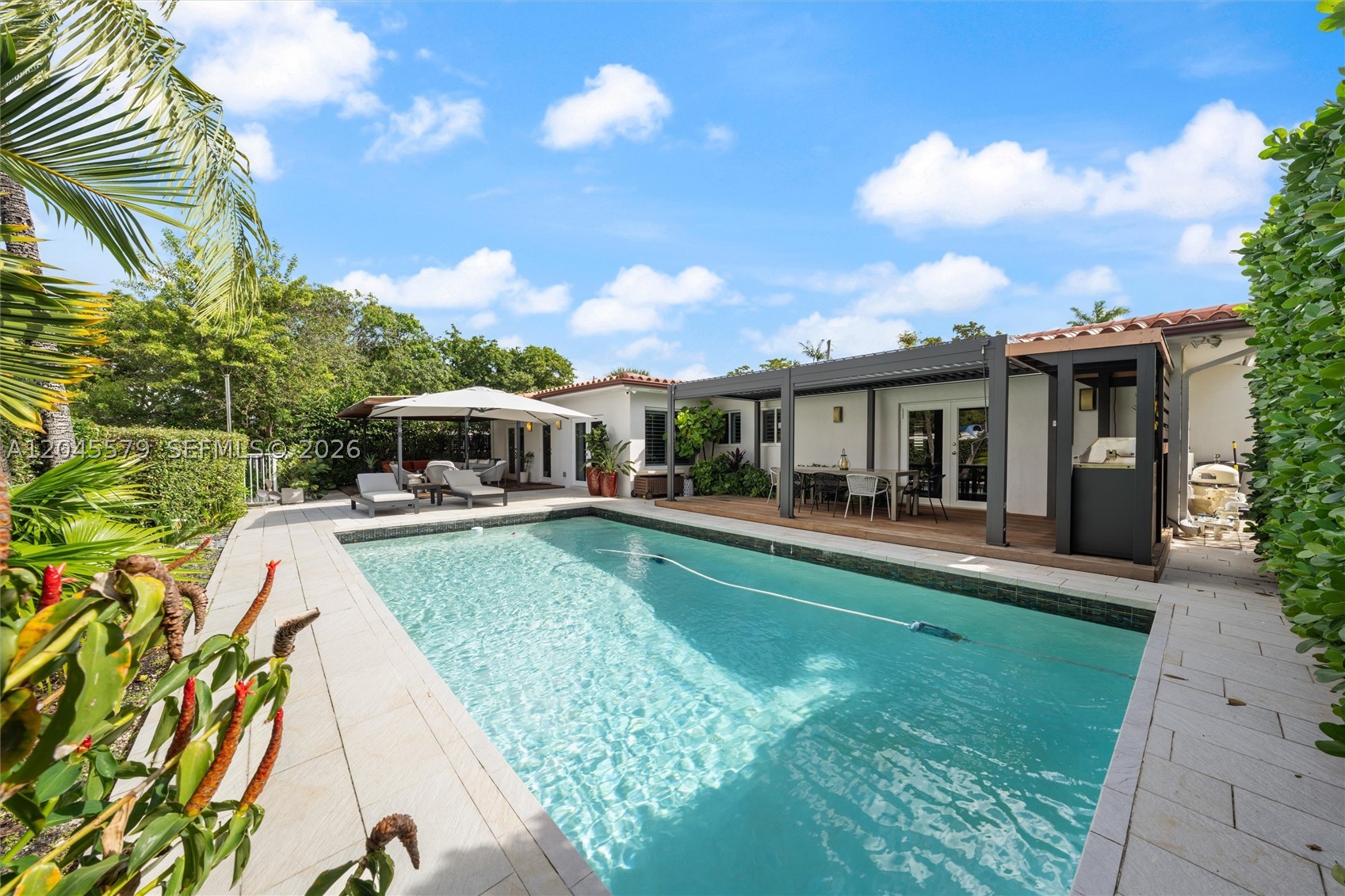 North Miami photo 1
