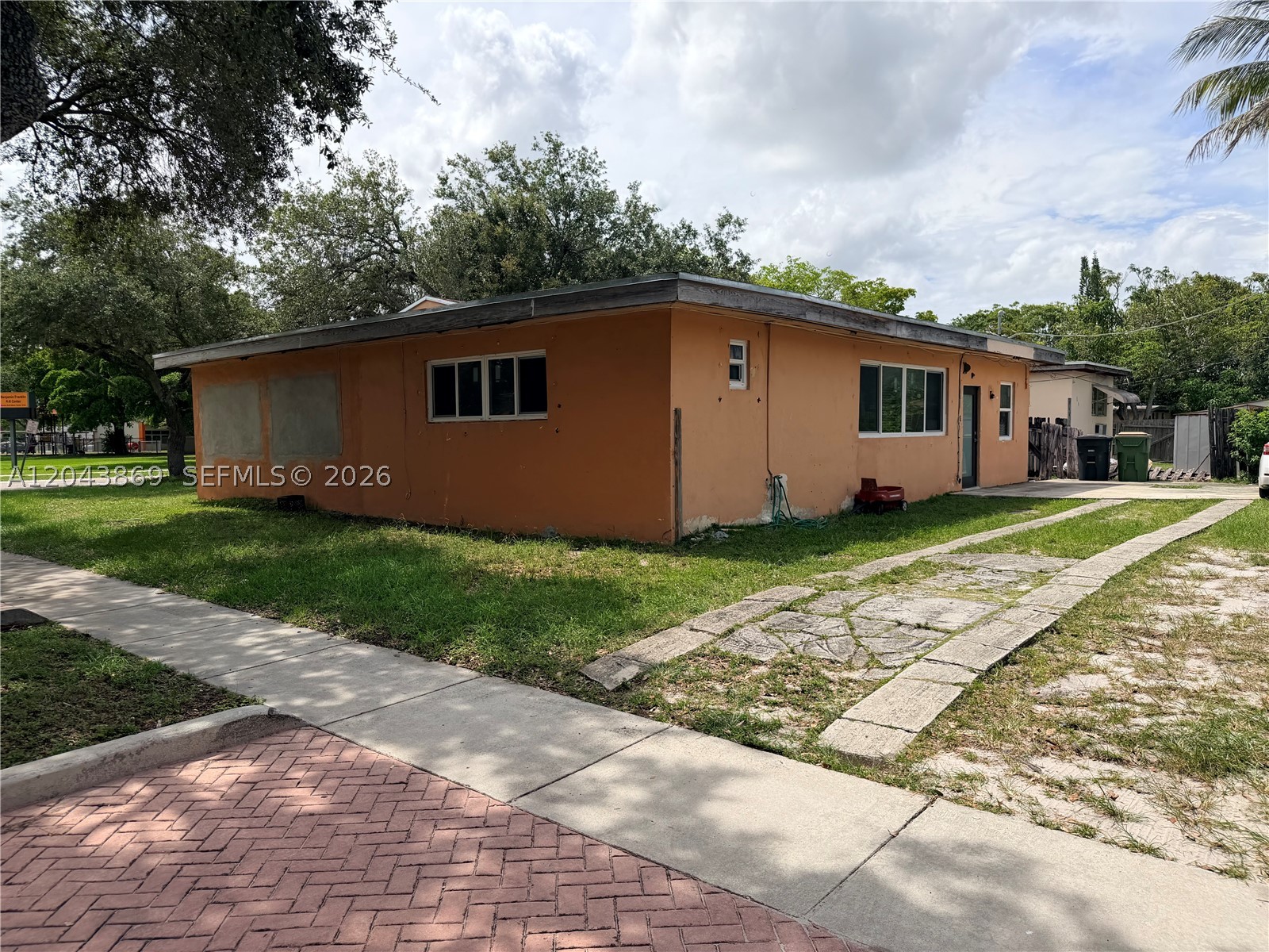 North Miami photo 3