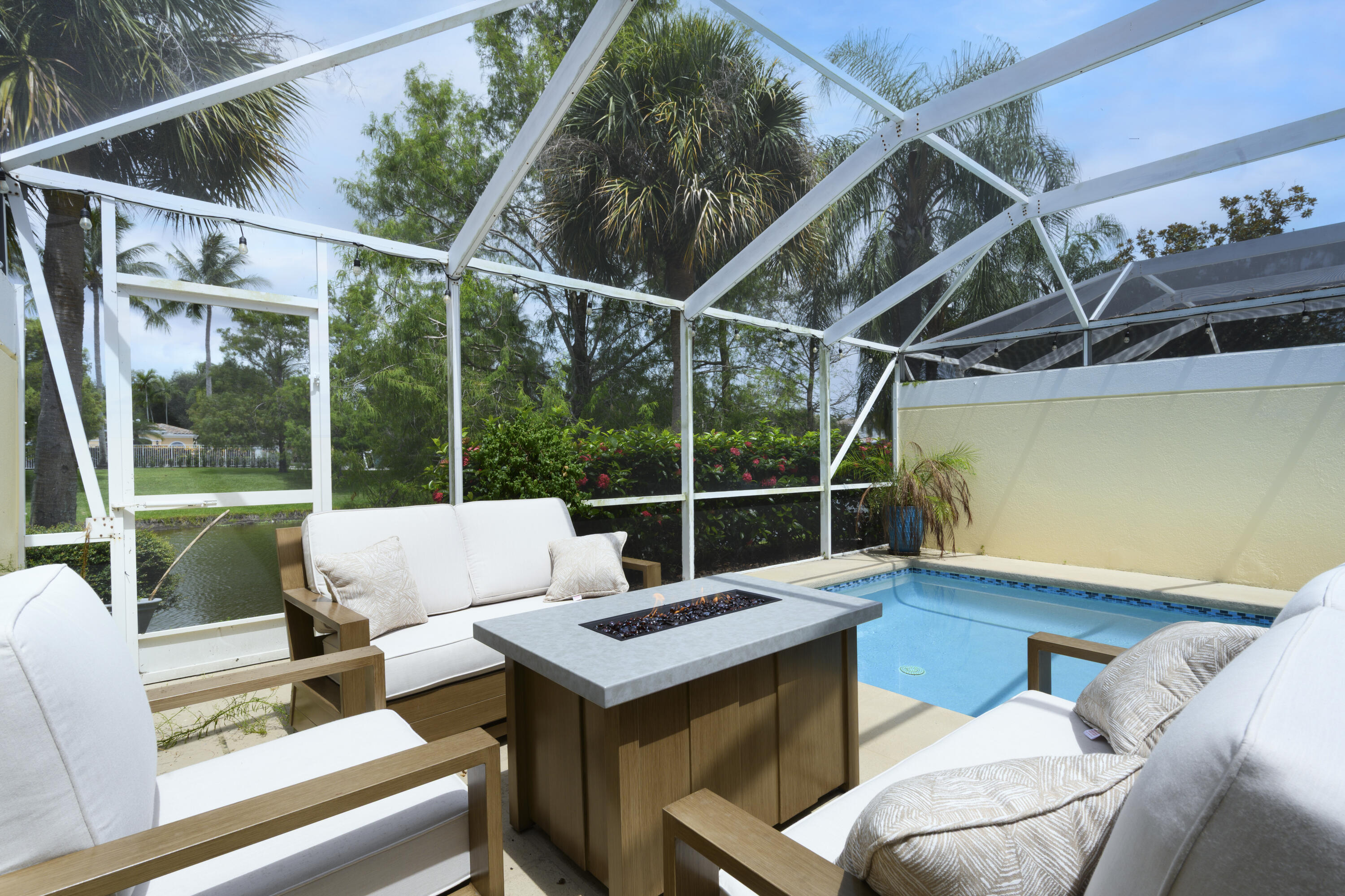 Palm Beach Gardens photo 1