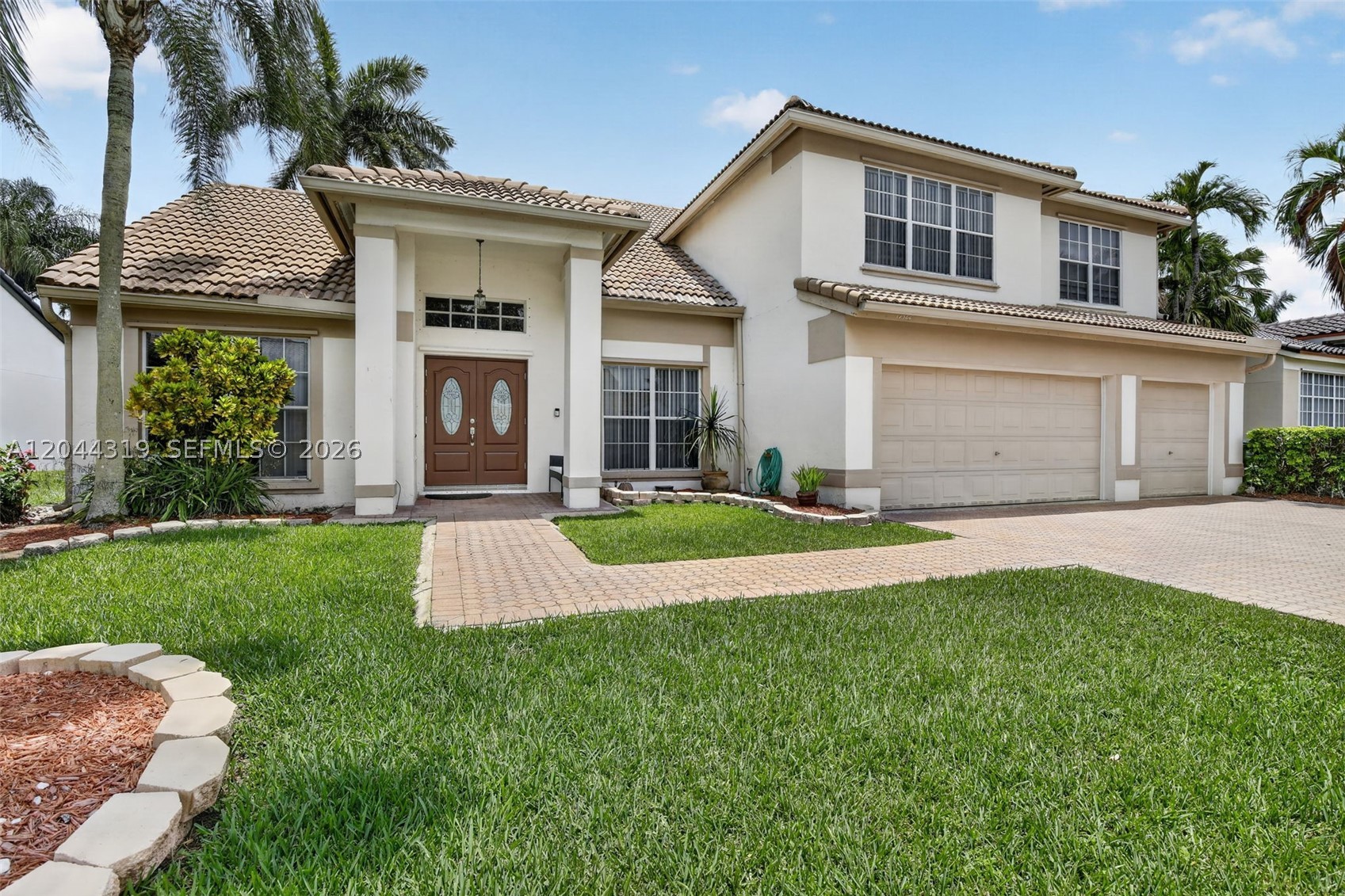 Pembroke Pines photo 1