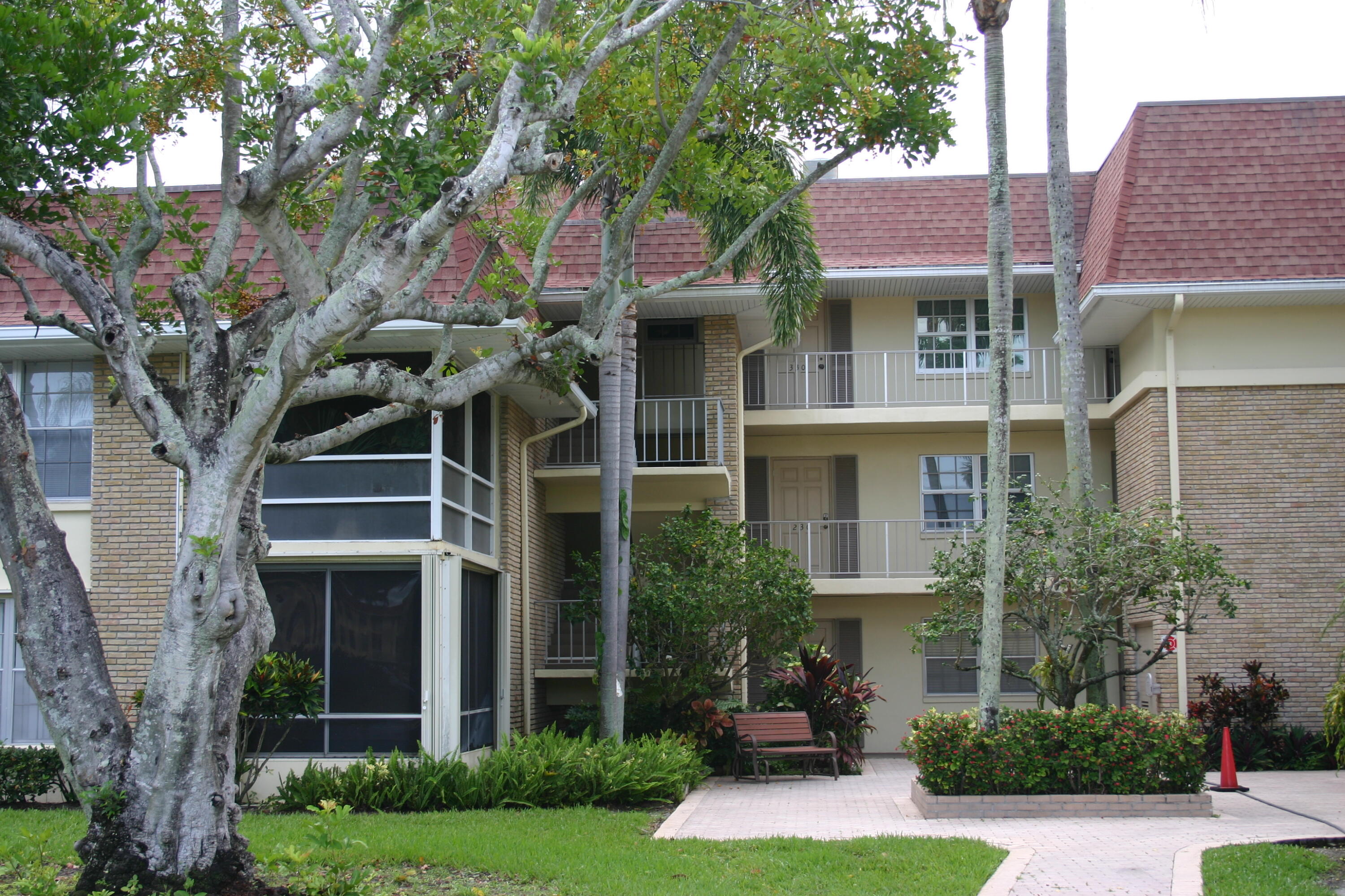Palm Beach Gardens photo 1