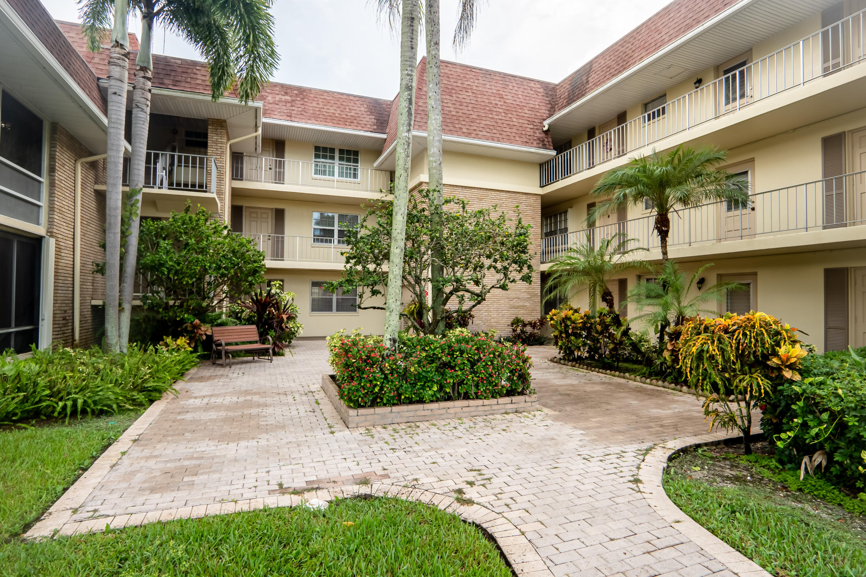 Palm Beach Gardens photo 2
