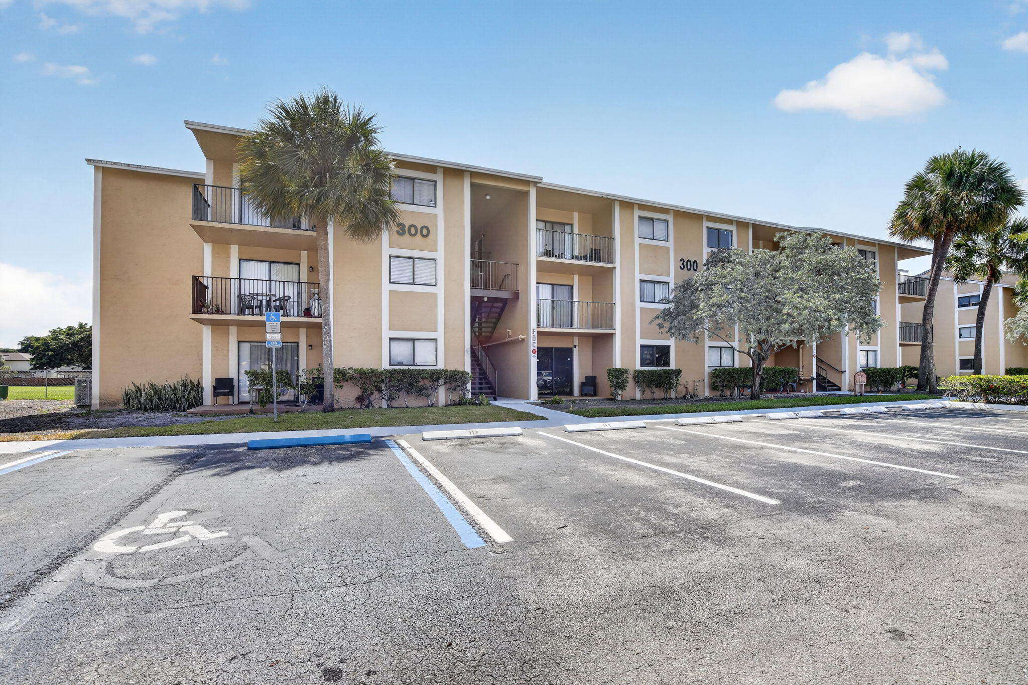 Pembroke Pines photo 1