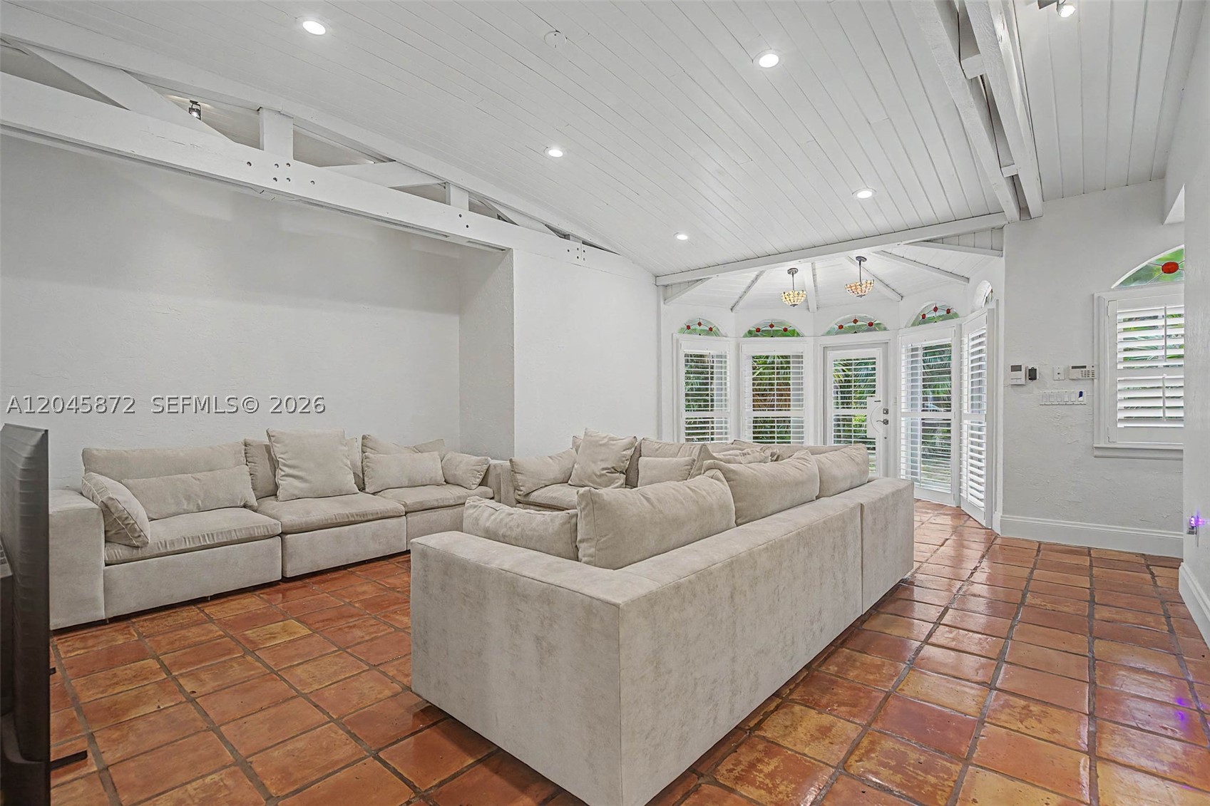 Pinecrest photo 5