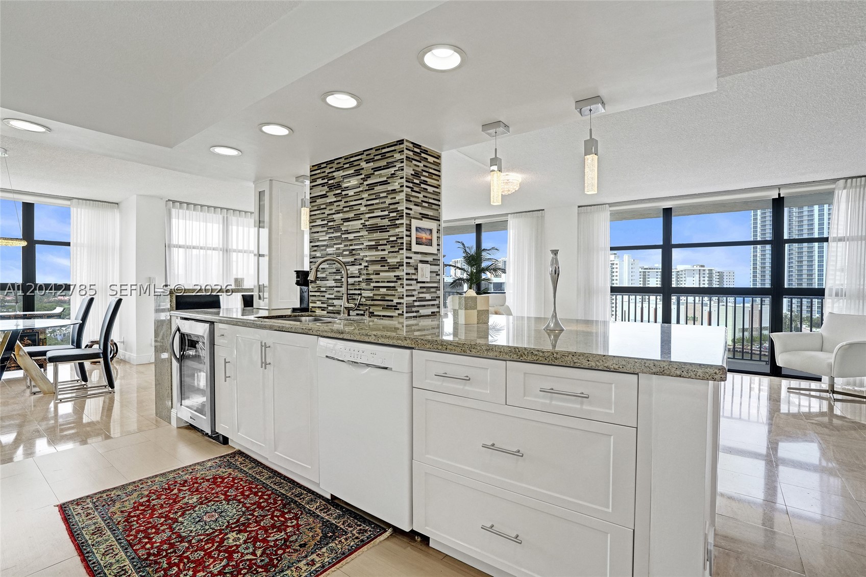 Hallandale Beach photo 2