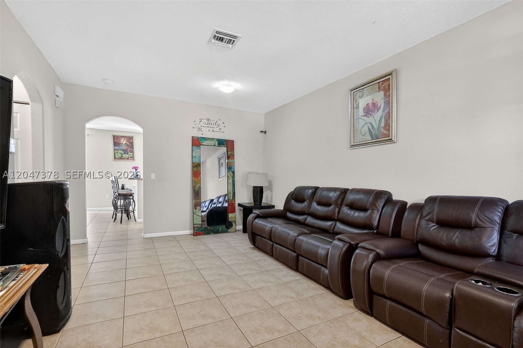Miramar photo 4
