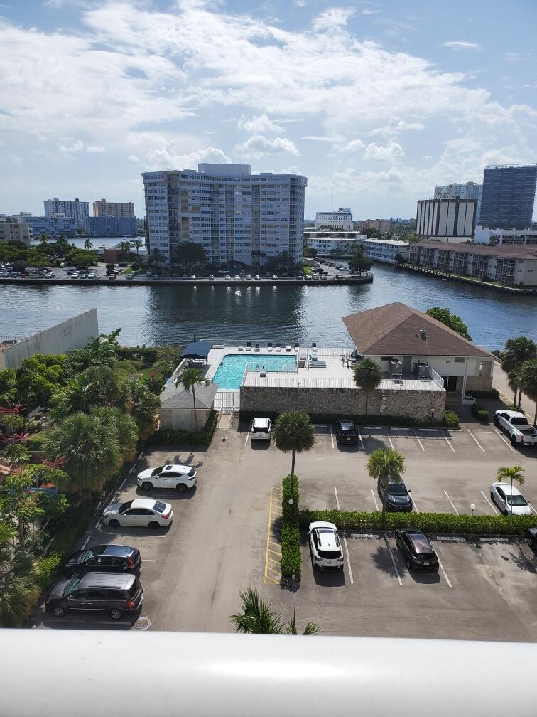 Hallandale Beach photo 2