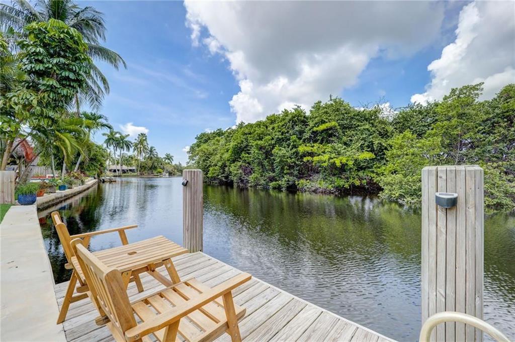 Wilton Manors photo 2