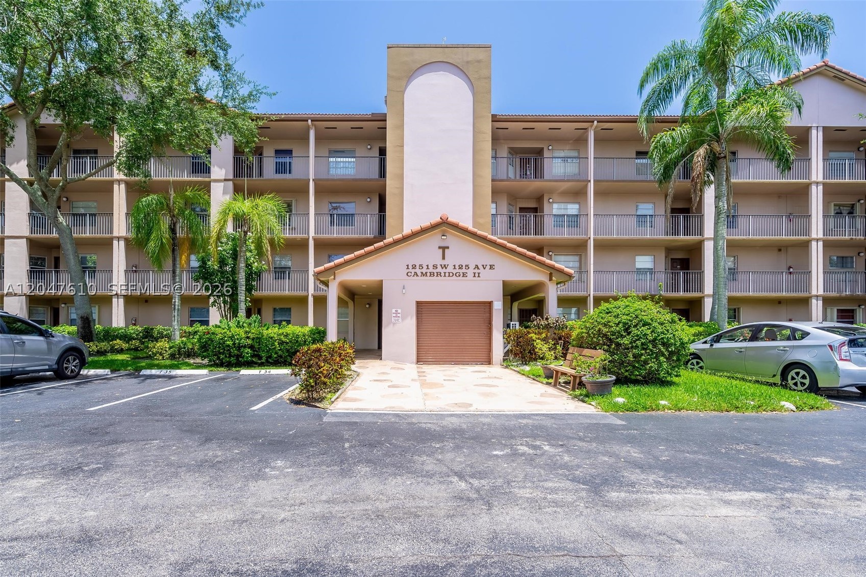 Pembroke Pines photo 2