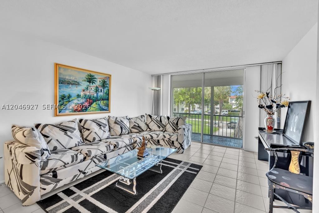 Pembroke Pines photo 2