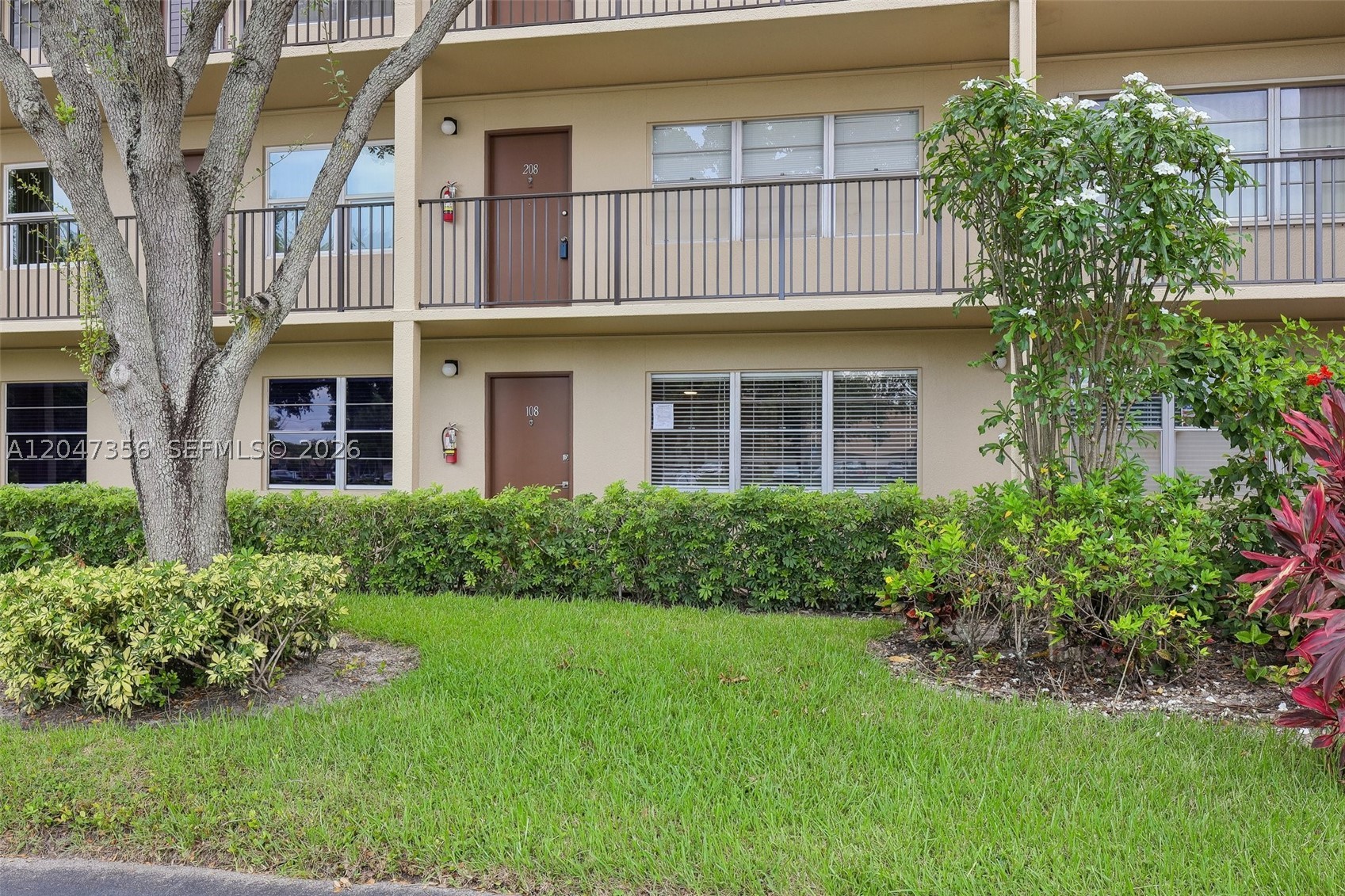 Pembroke Pines photo 2
