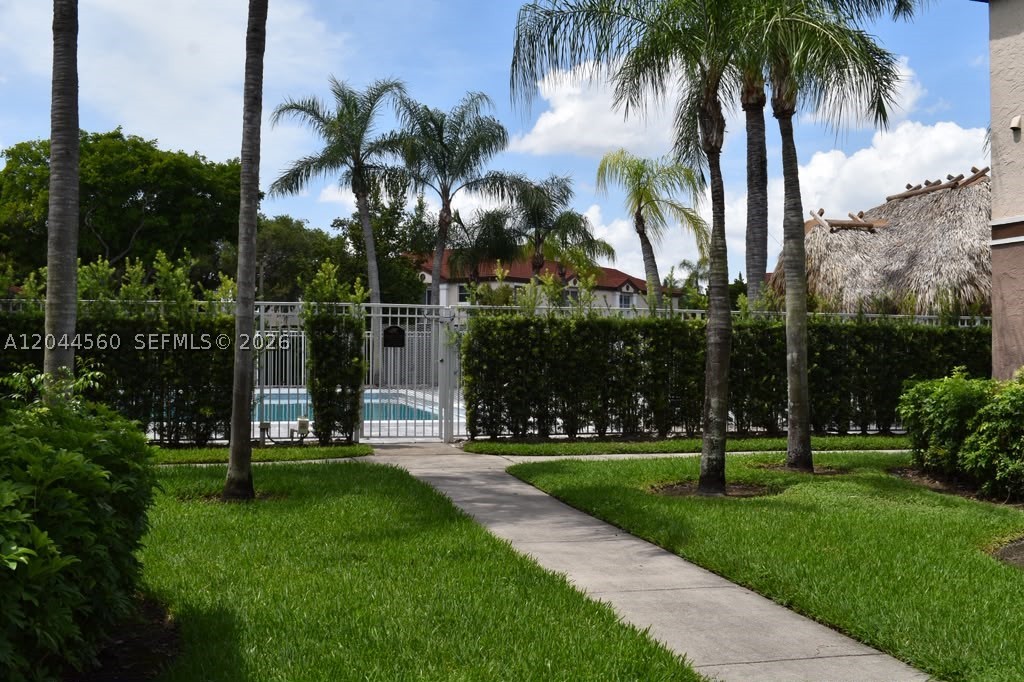 Pembroke Pines photo 1