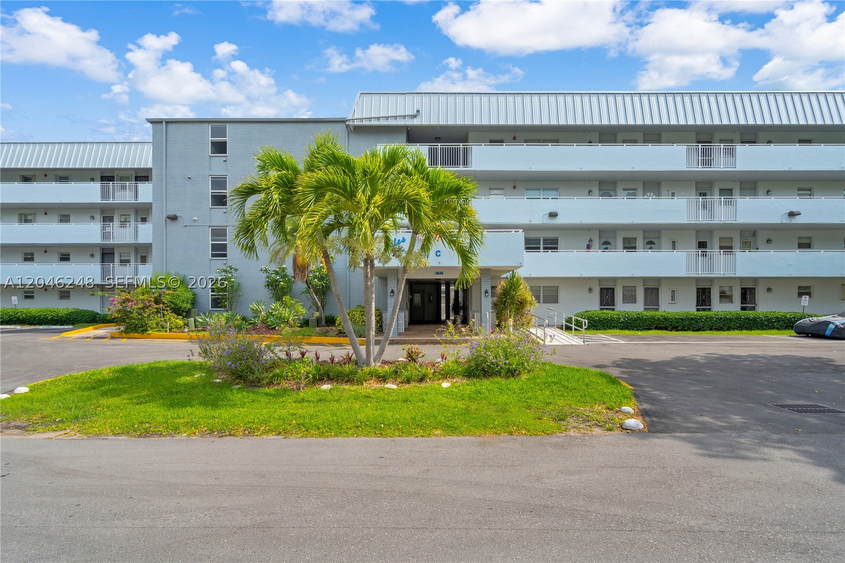 North Miami Beach photo 3