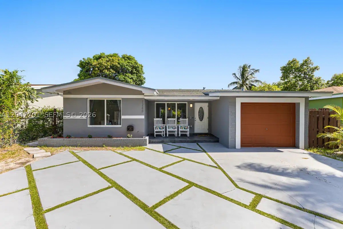 North Miami Beach photo 1