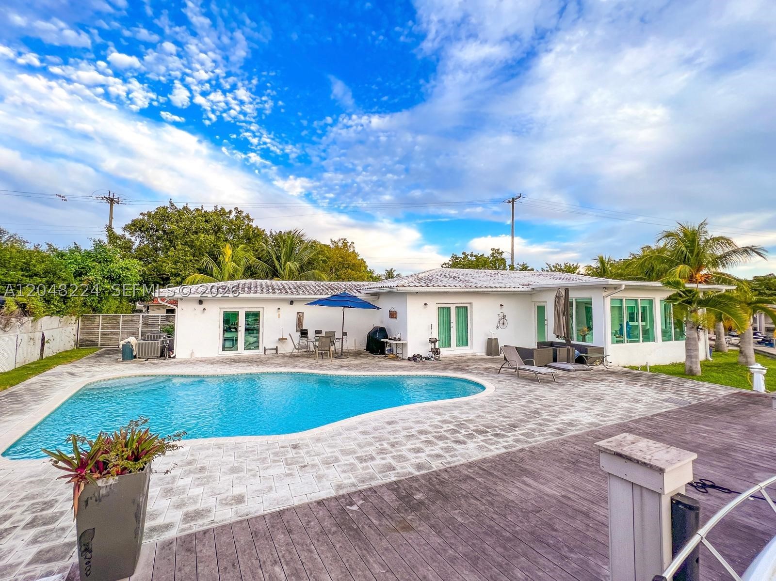 North Miami photo 3