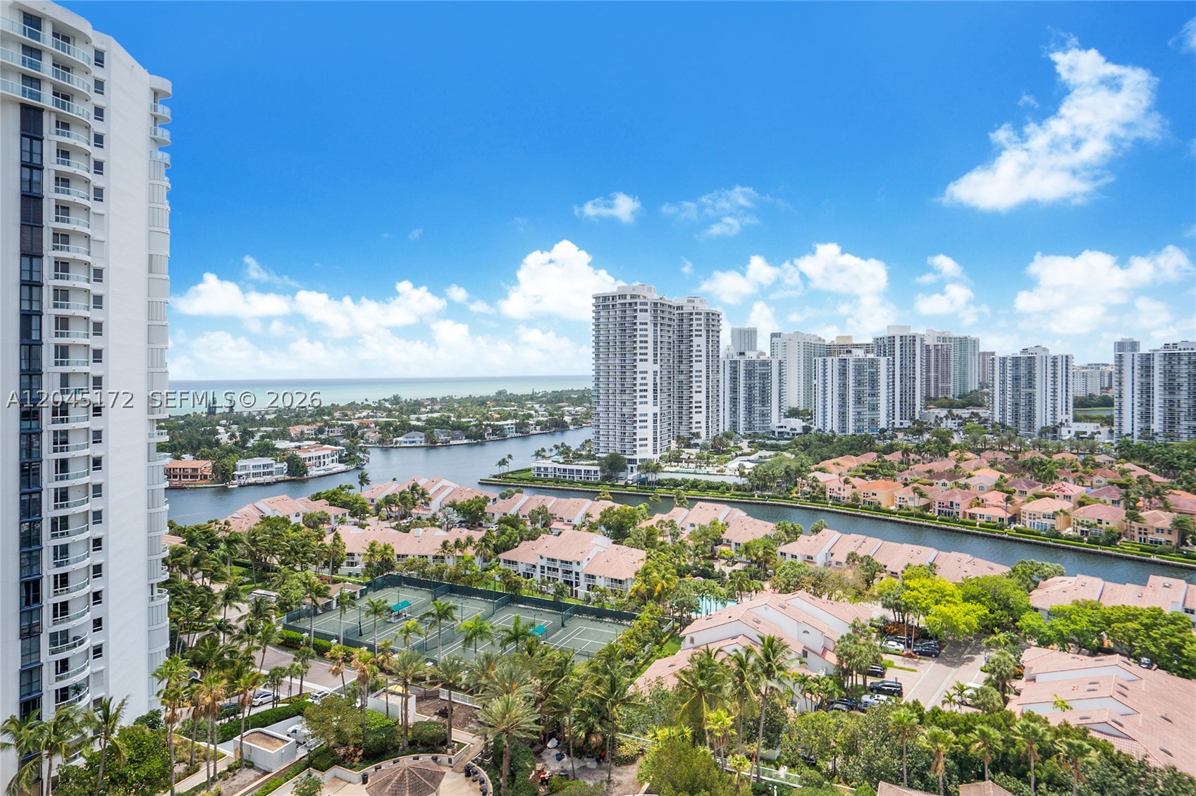 Aventura photo 2