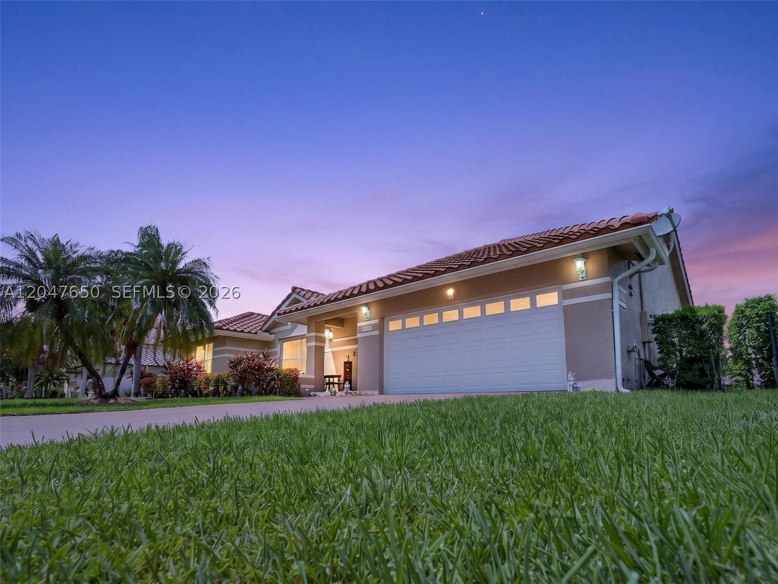Pembroke Pines photo 1