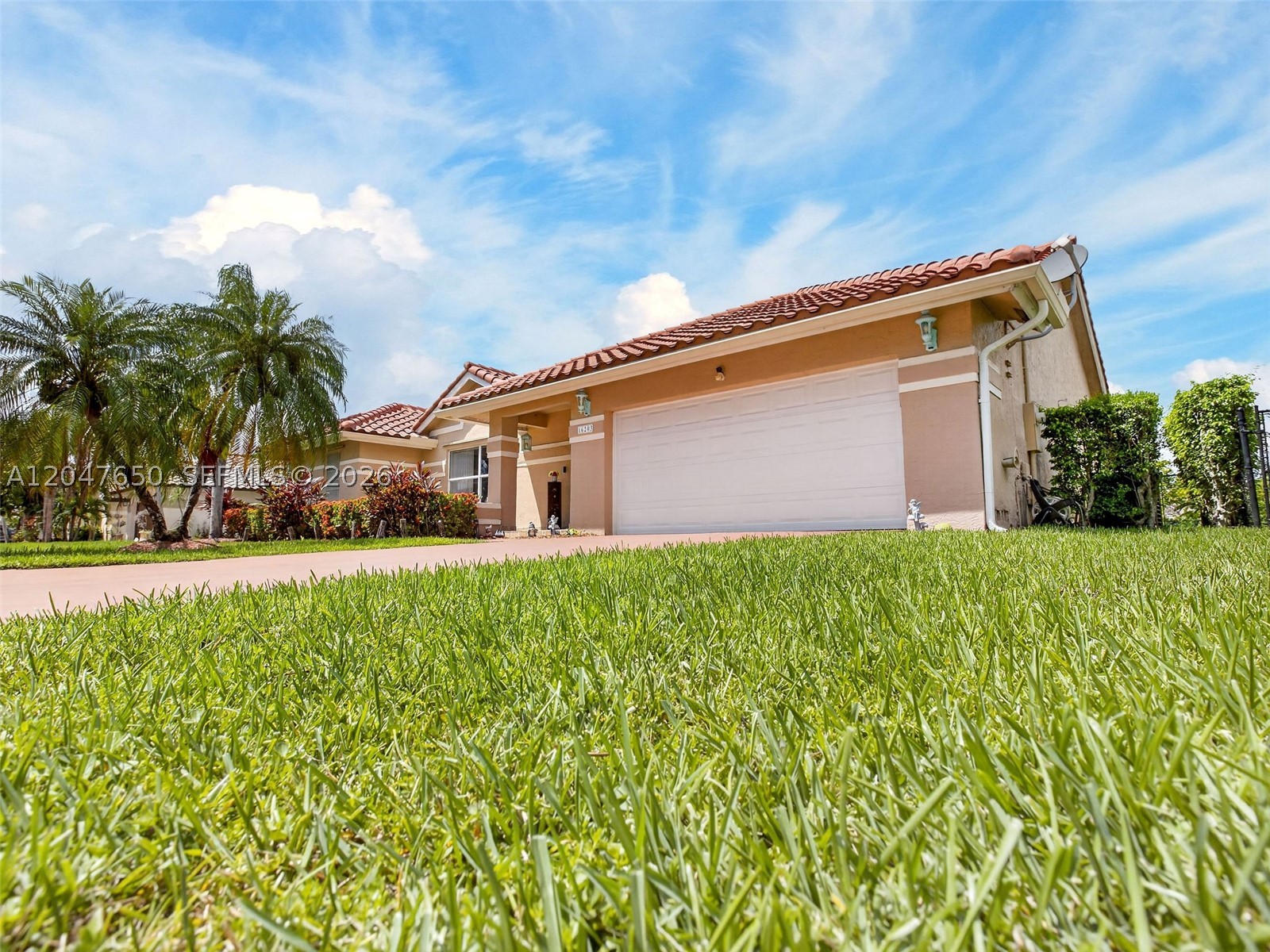 Pembroke Pines photo 2